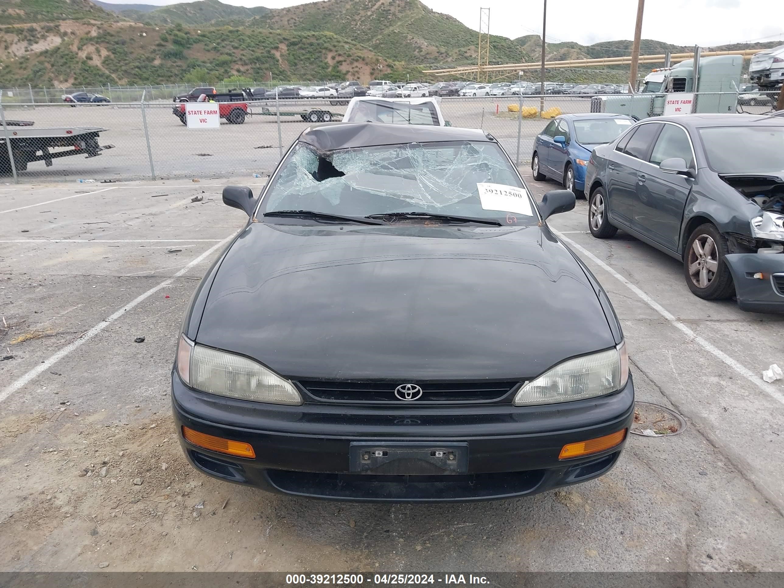 Photo 11 VIN: JT2BG12K8T0392926 - TOYOTA CAMRY 