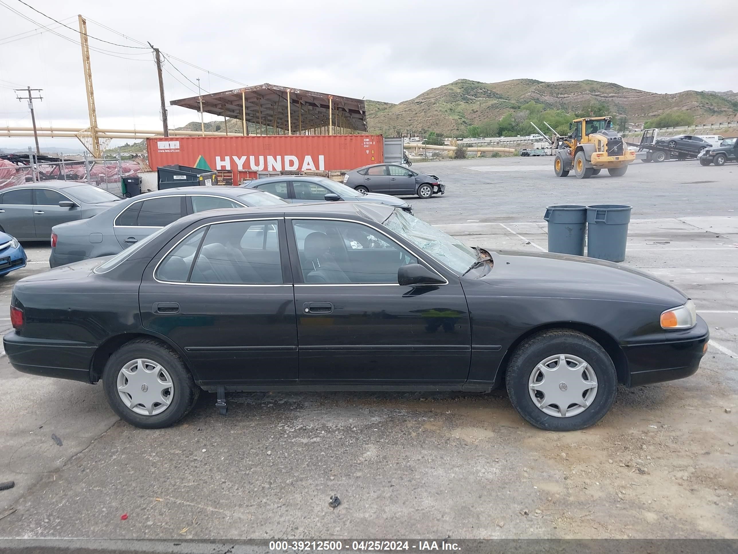 Photo 12 VIN: JT2BG12K8T0392926 - TOYOTA CAMRY 