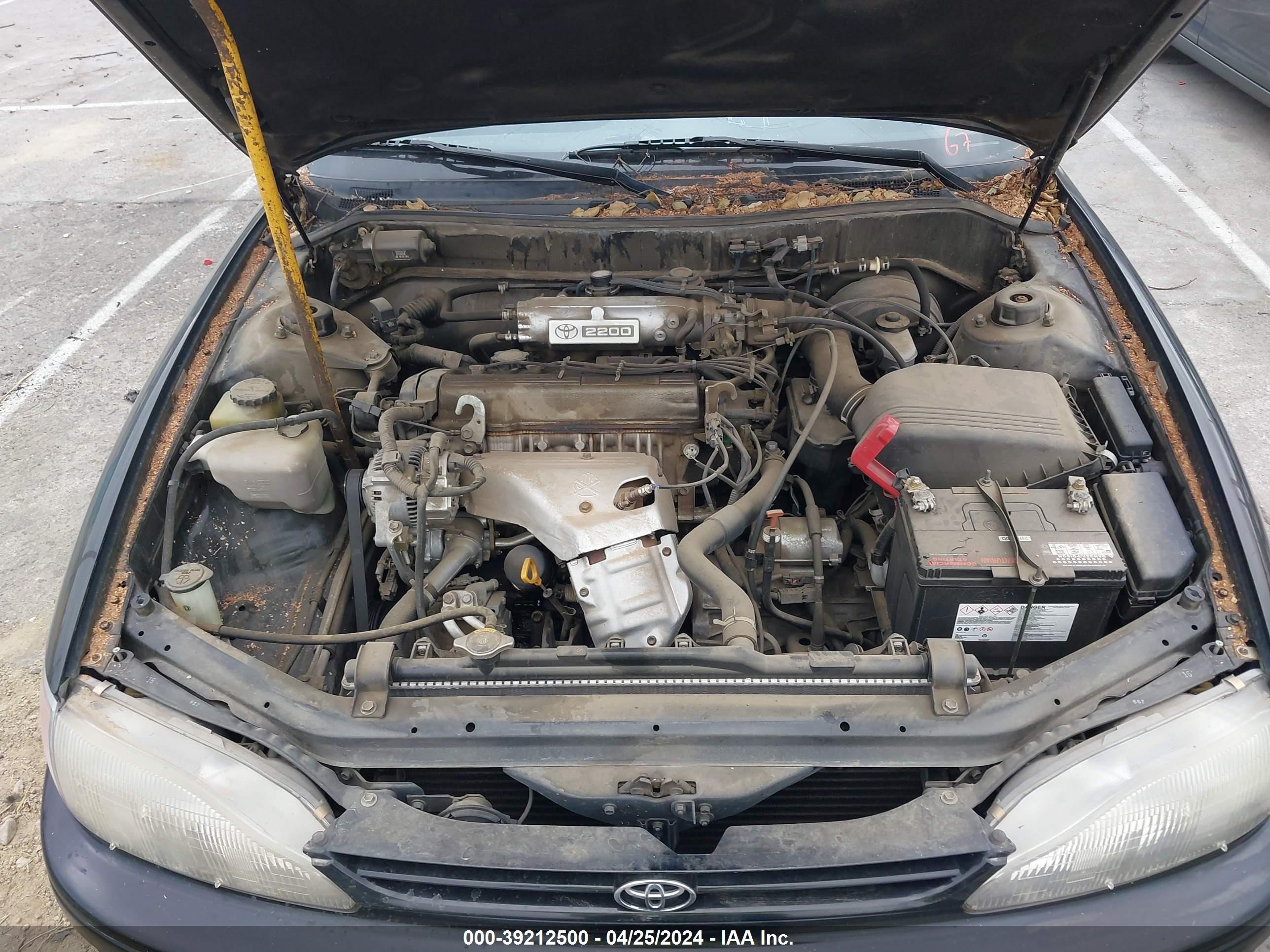 Photo 9 VIN: JT2BG12K8T0392926 - TOYOTA CAMRY 