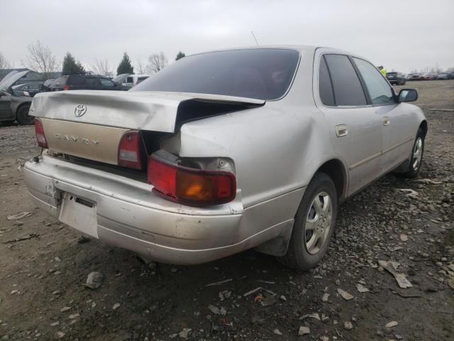 Photo 3 VIN: JT2BG12KXT0382477 - TOYOTA CAMRY DX 