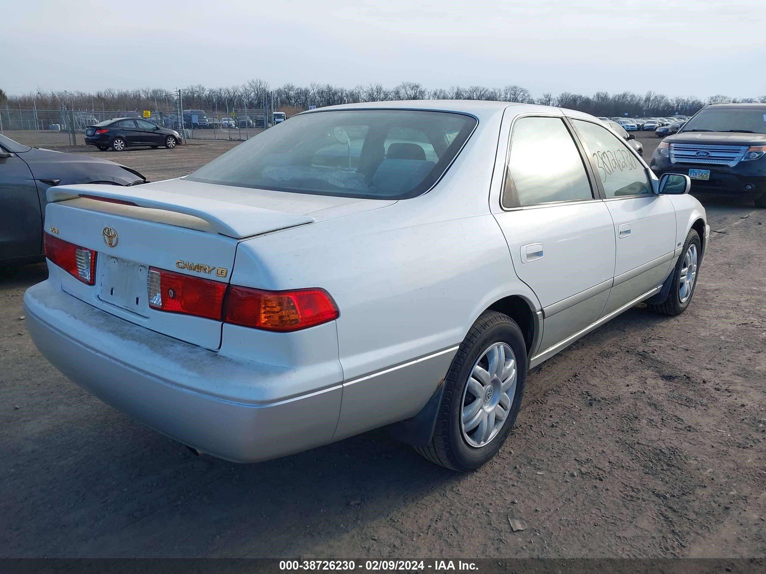 Photo 3 VIN: JT2BG22K010560965 - TOYOTA CAMRY 