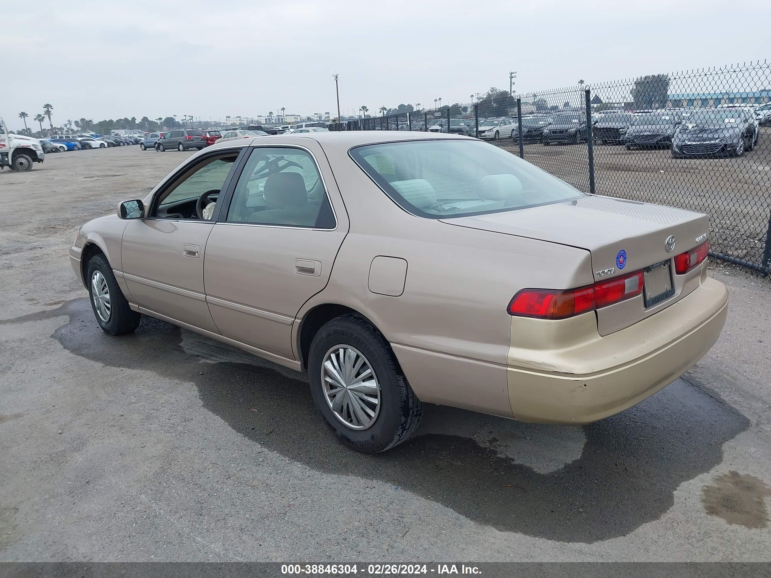 Photo 2 VIN: JT2BG22K0V0026368 - TOYOTA CAMRY 