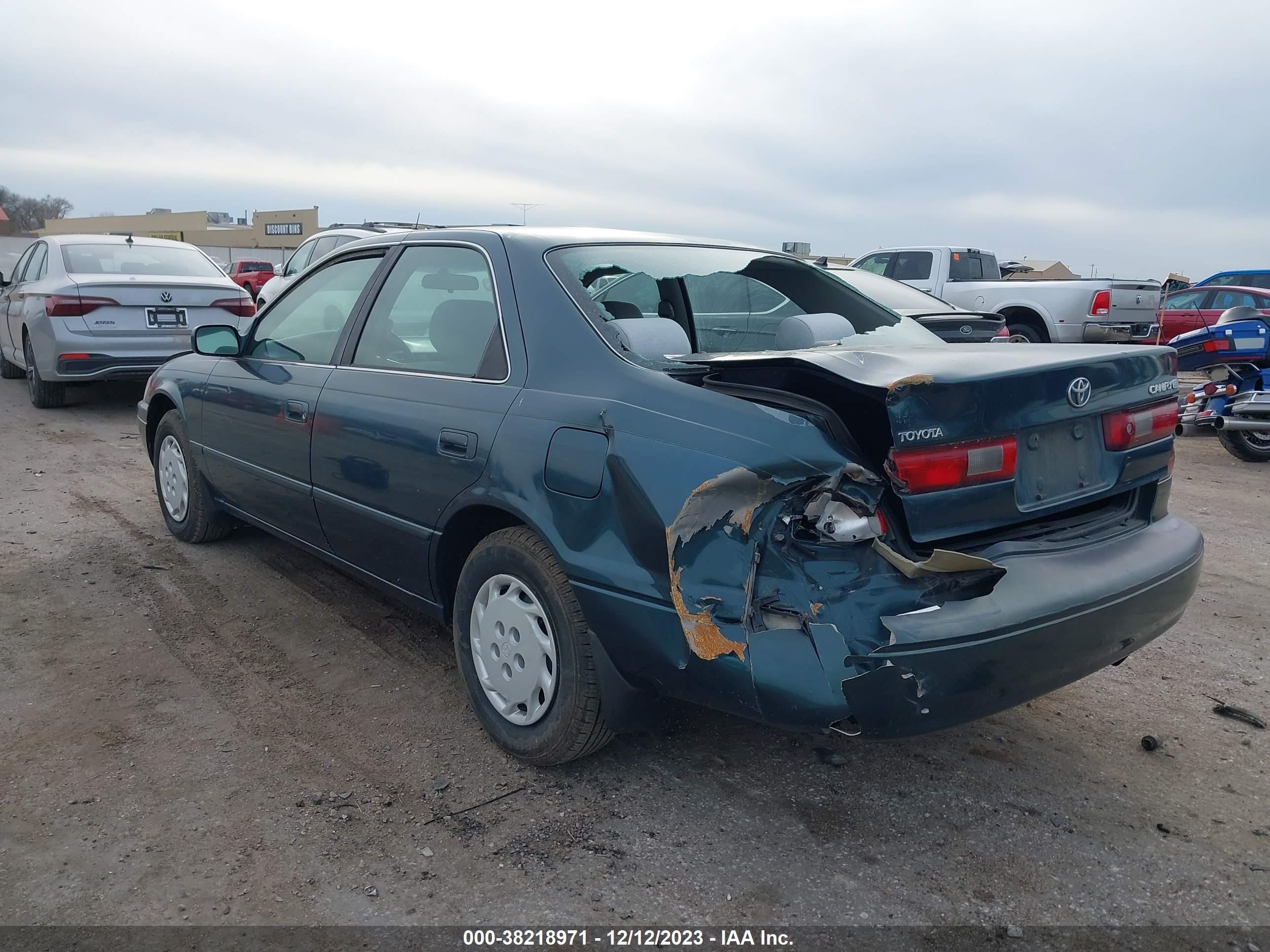 Photo 2 VIN: JT2BG22K0W0139416 - TOYOTA CAMRY 