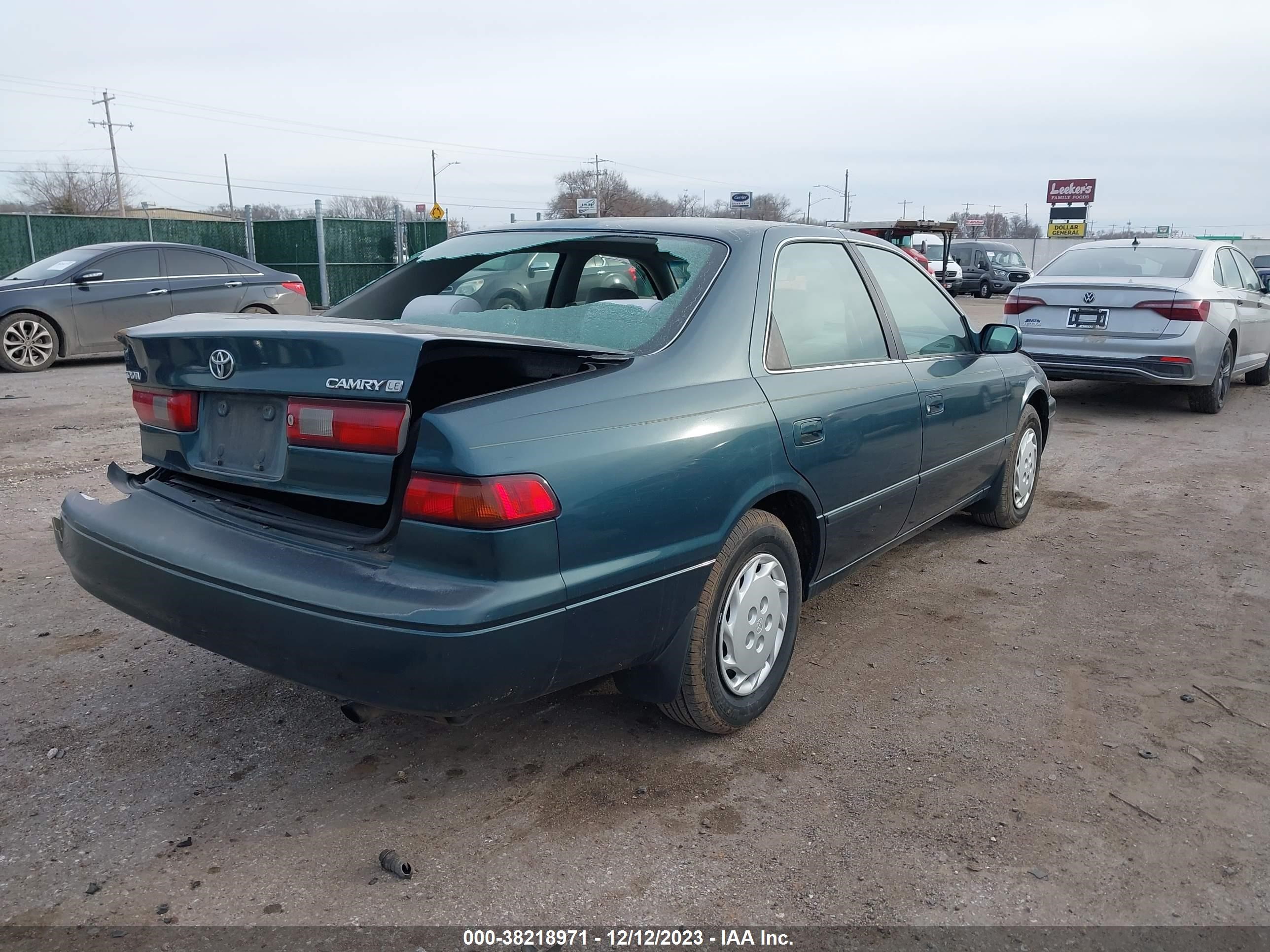 Photo 3 VIN: JT2BG22K0W0139416 - TOYOTA CAMRY 