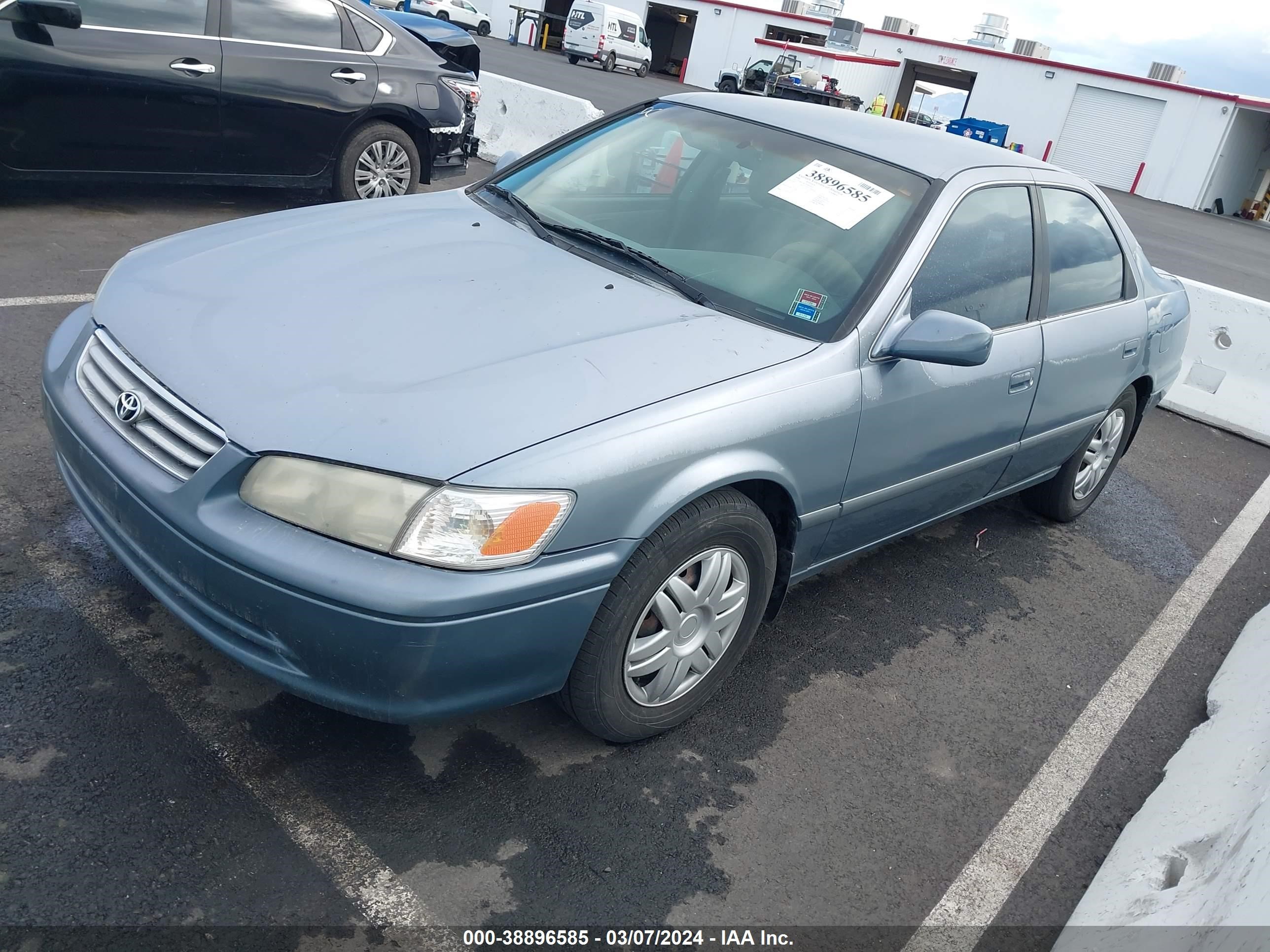 Photo 1 VIN: JT2BG22K0Y0459435 - TOYOTA CAMRY 