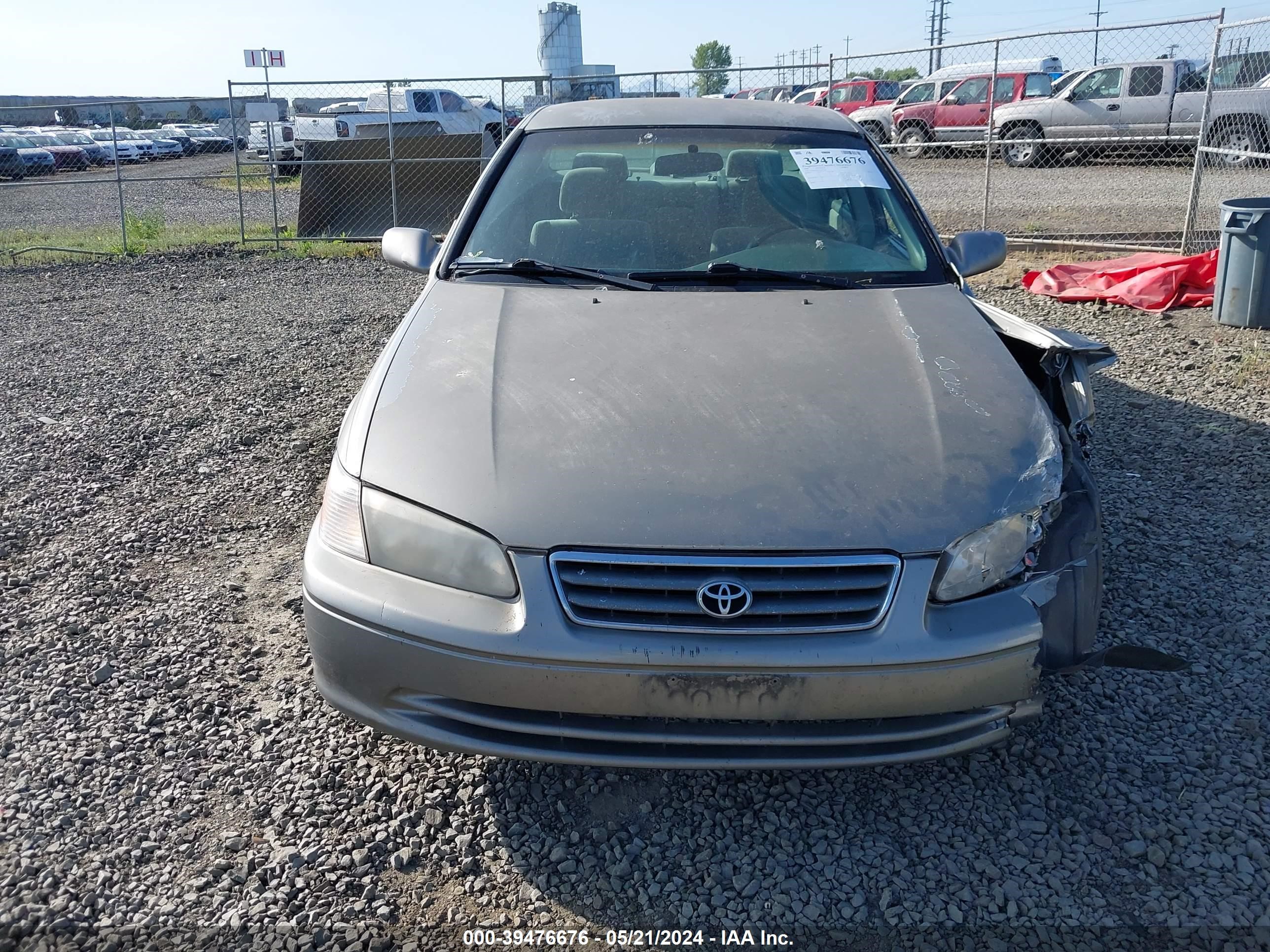 Photo 12 VIN: JT2BG22K0Y0463341 - TOYOTA CAMRY 