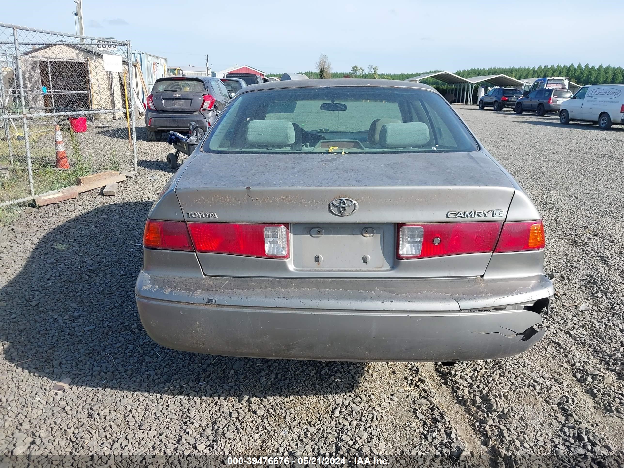 Photo 16 VIN: JT2BG22K0Y0463341 - TOYOTA CAMRY 