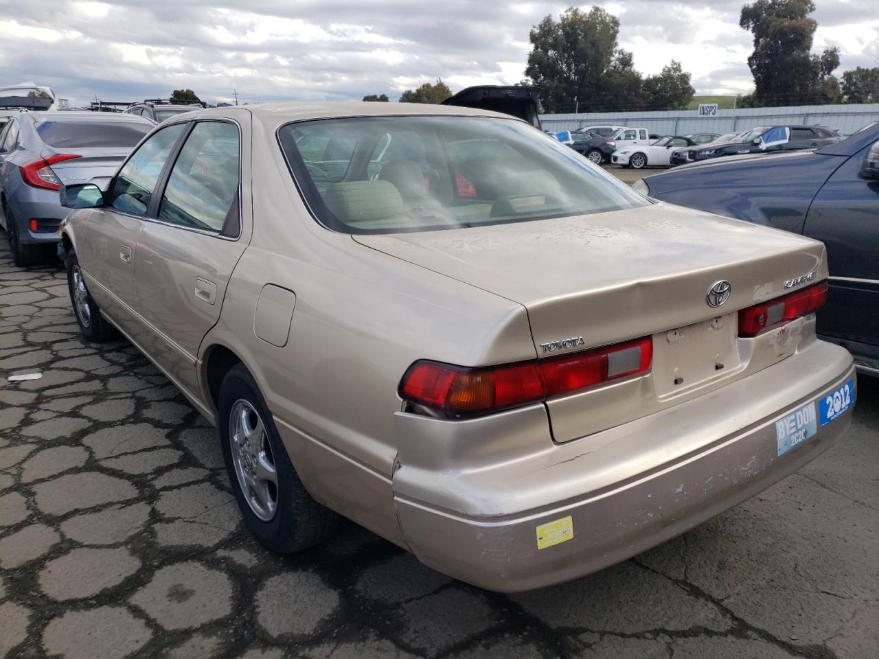 Photo 1 VIN: JT2BG22K1V0096011 - TOYOTA CAMRY 