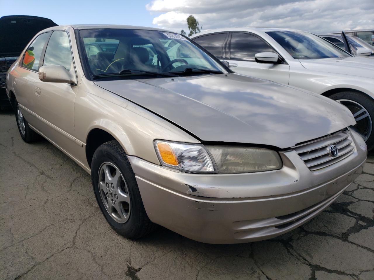 Photo 3 VIN: JT2BG22K1V0096011 - TOYOTA CAMRY 