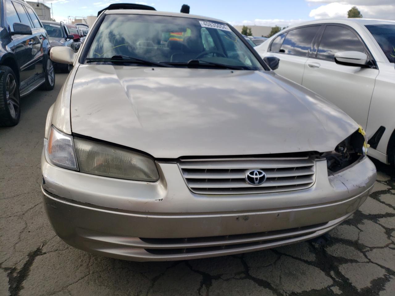 Photo 4 VIN: JT2BG22K1V0096011 - TOYOTA CAMRY 