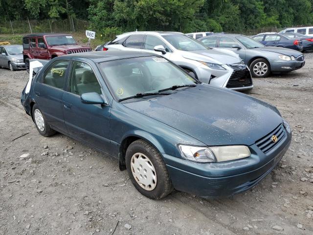 Photo 3 VIN: JT2BG22K1W0105257 - TOYOTA CAMRY 