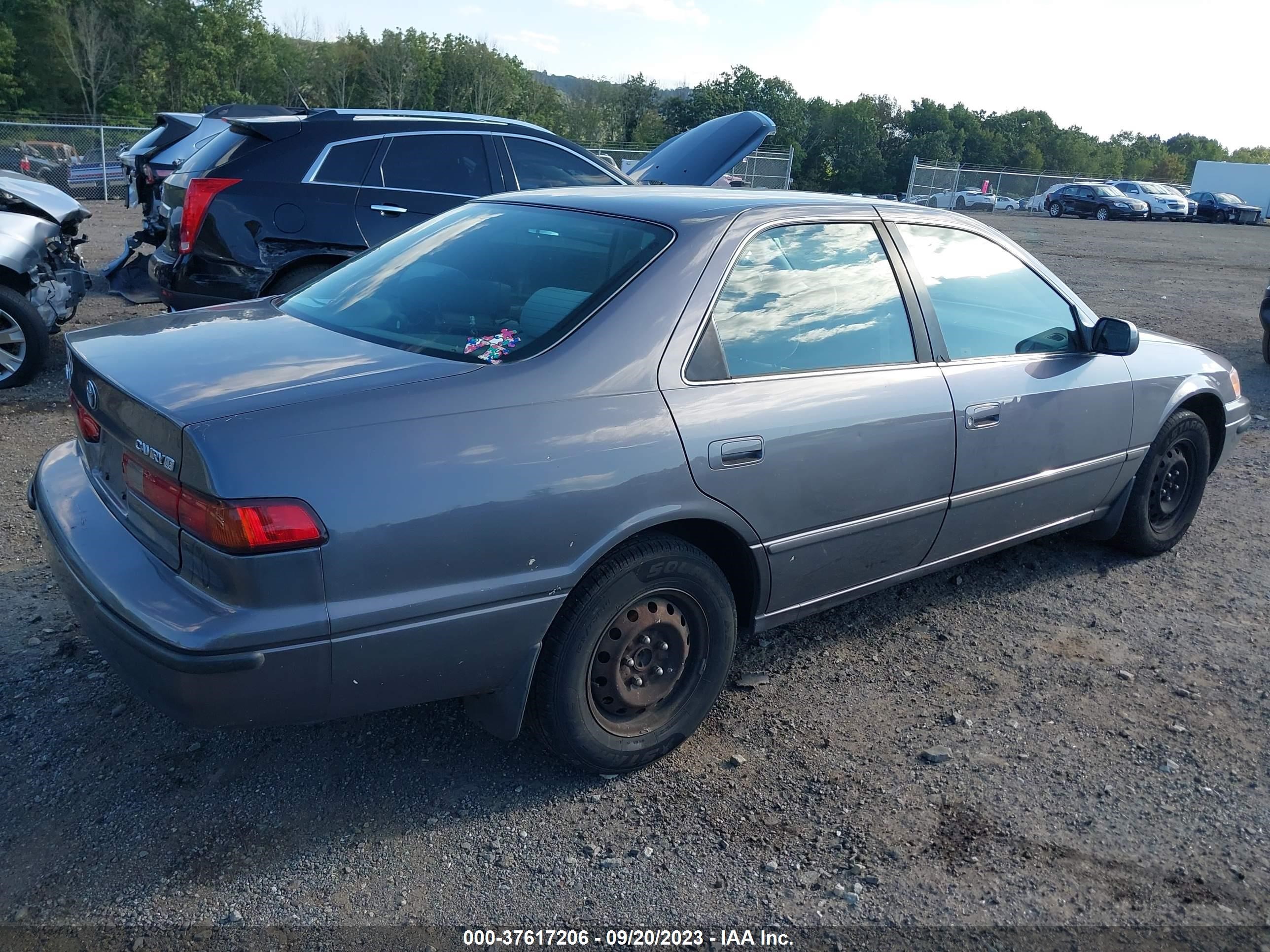 Photo 3 VIN: JT2BG22K1W0125301 - TOYOTA CAMRY 