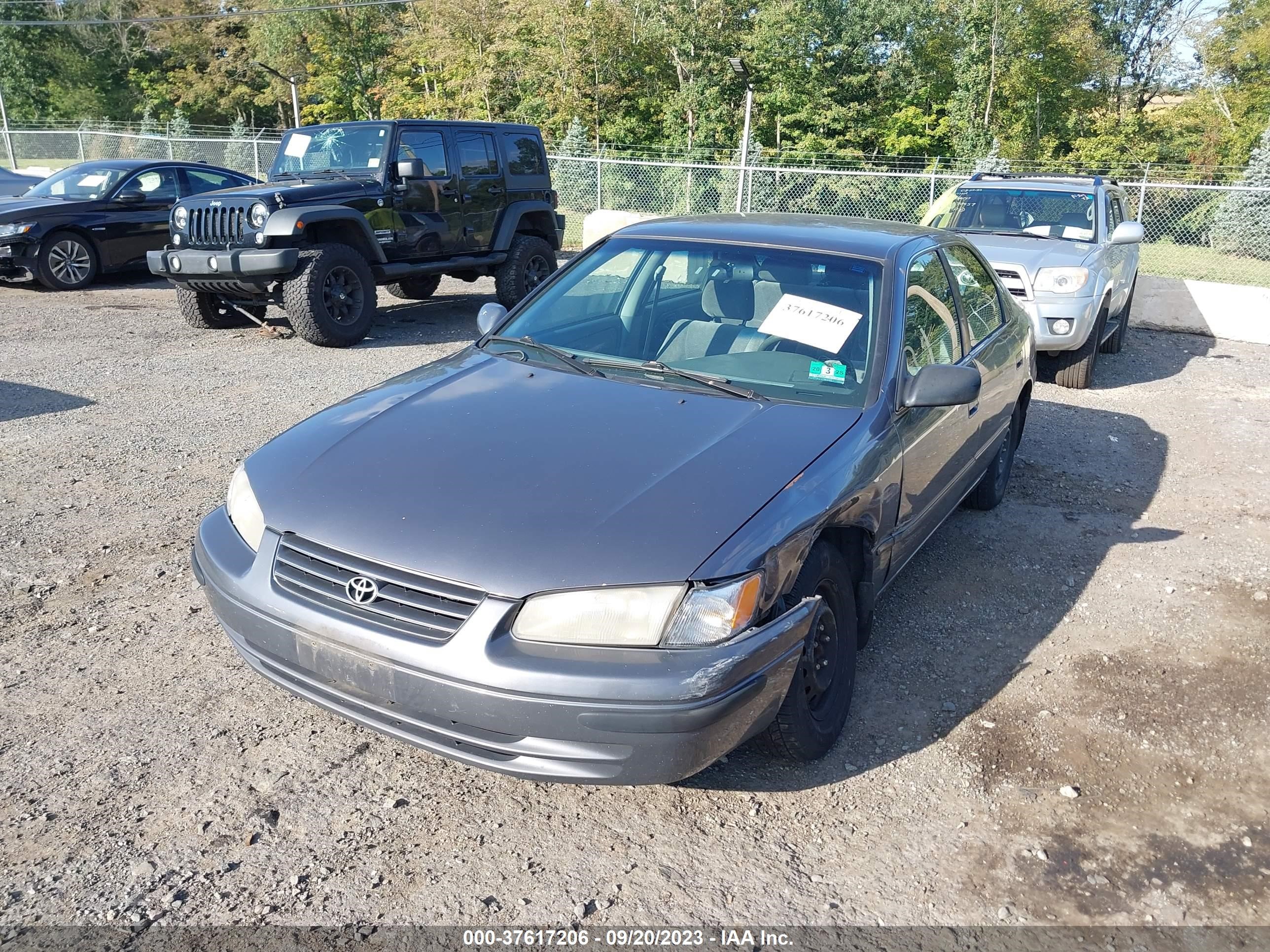 Photo 5 VIN: JT2BG22K1W0125301 - TOYOTA CAMRY 