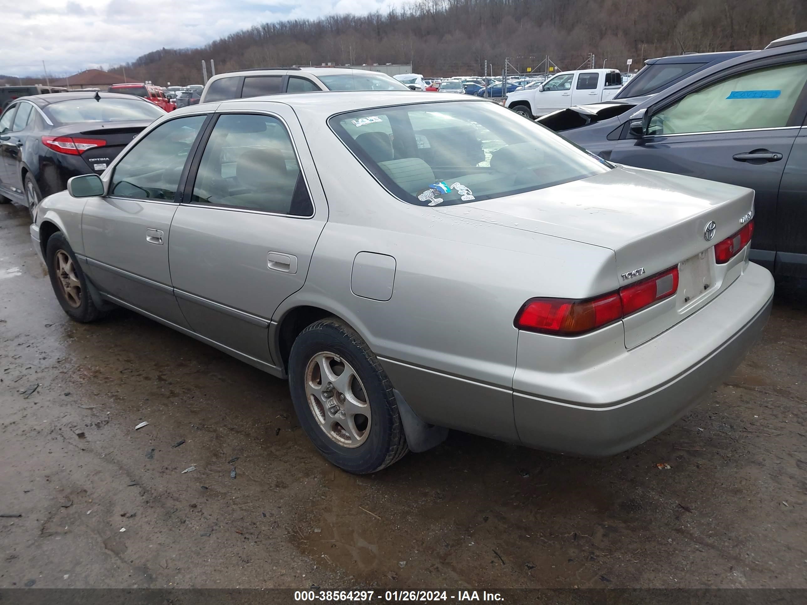 Photo 2 VIN: JT2BG22K1X0355292 - TOYOTA CAMRY 