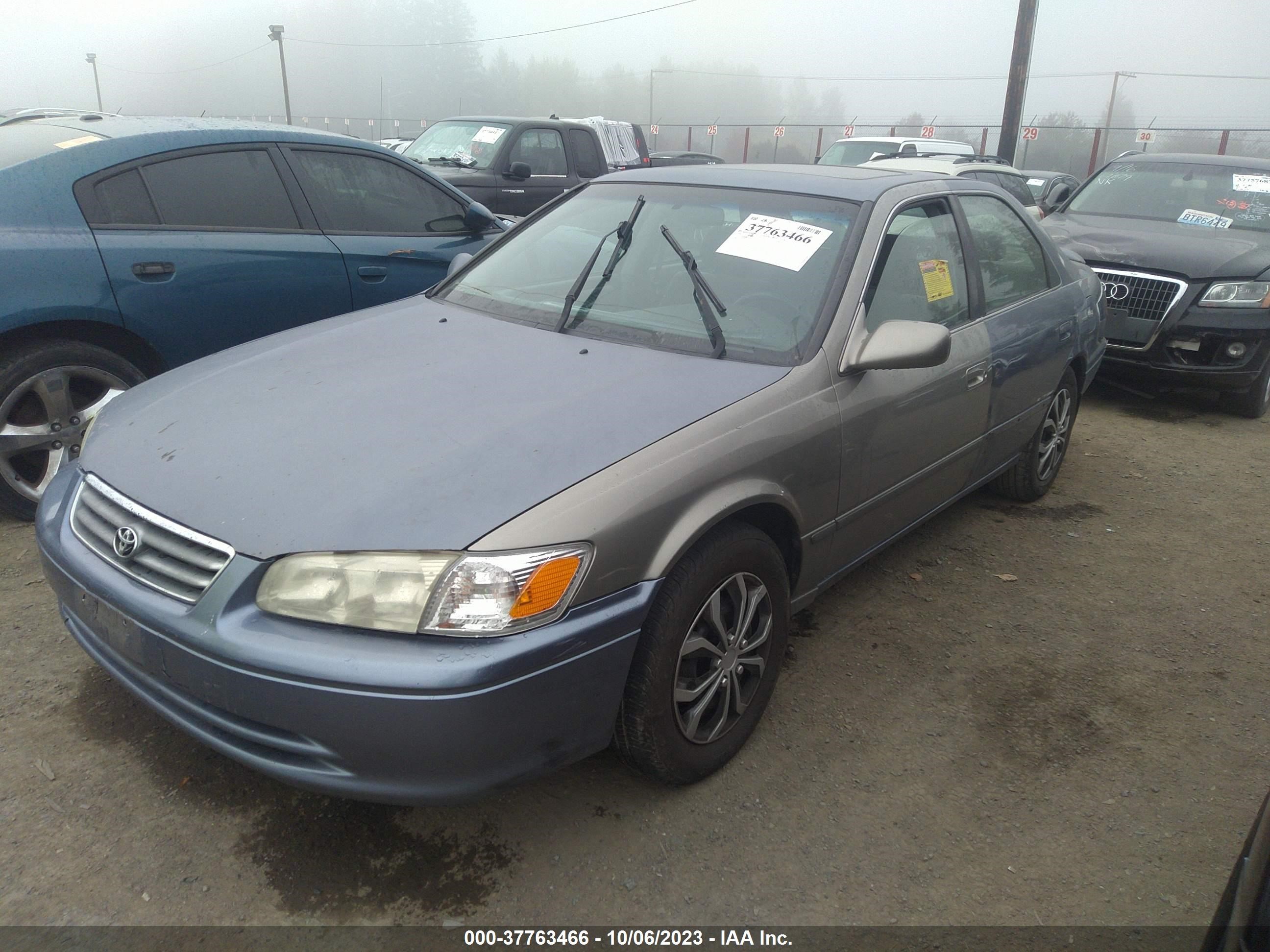 Photo 1 VIN: JT2BG22K1Y0392313 - TOYOTA CAMRY 