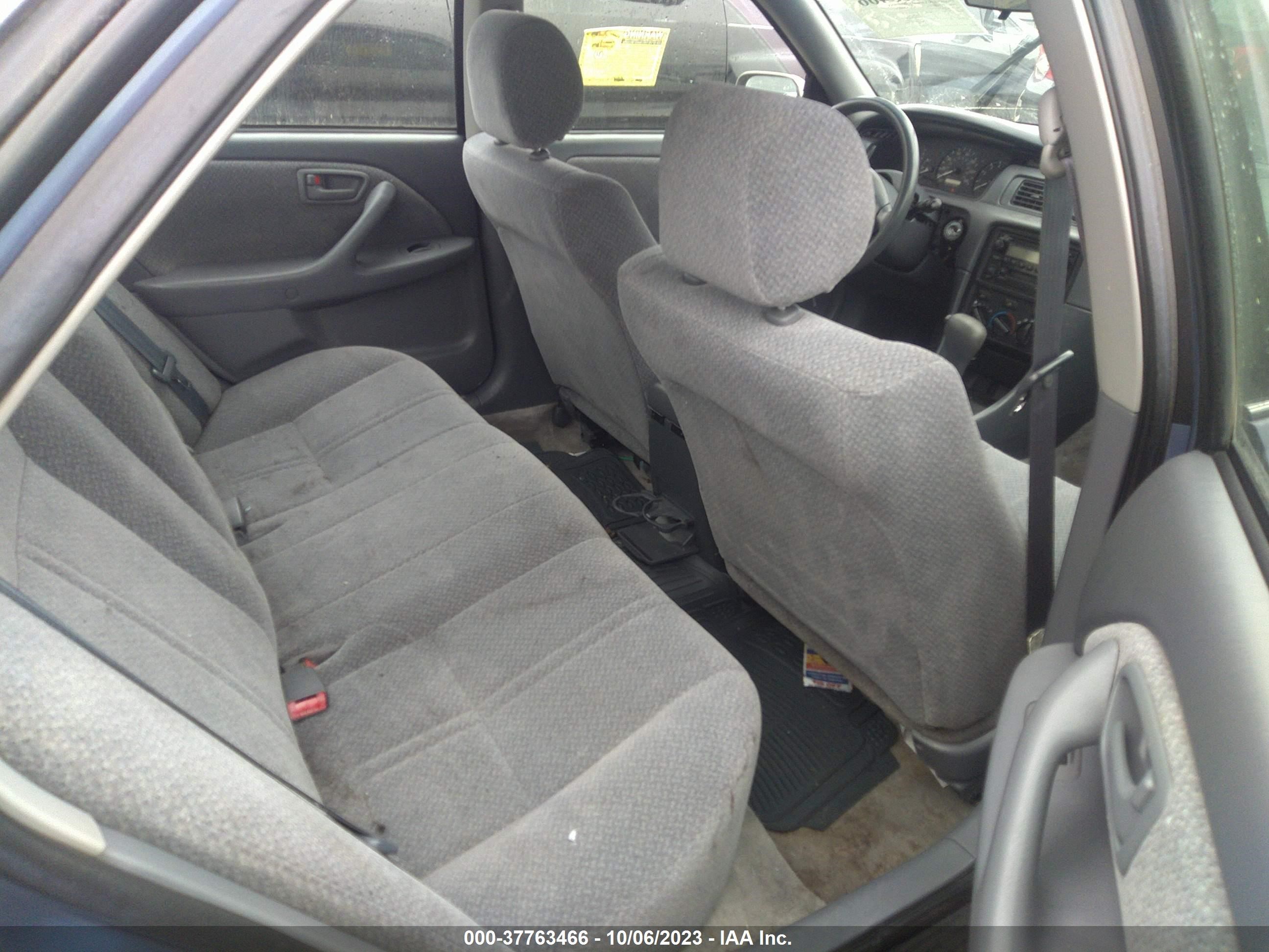 Photo 7 VIN: JT2BG22K1Y0392313 - TOYOTA CAMRY 