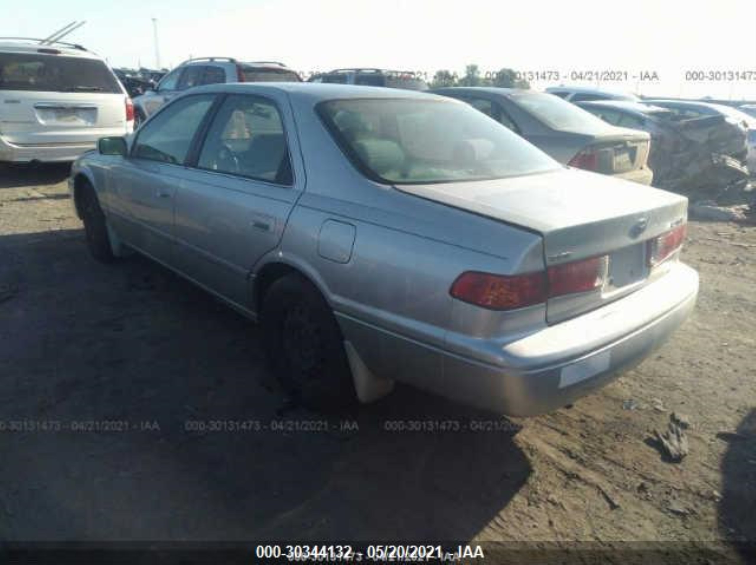 Photo 2 VIN: JT2BG22K1Y0516693 - TOYOTA CAMRY 