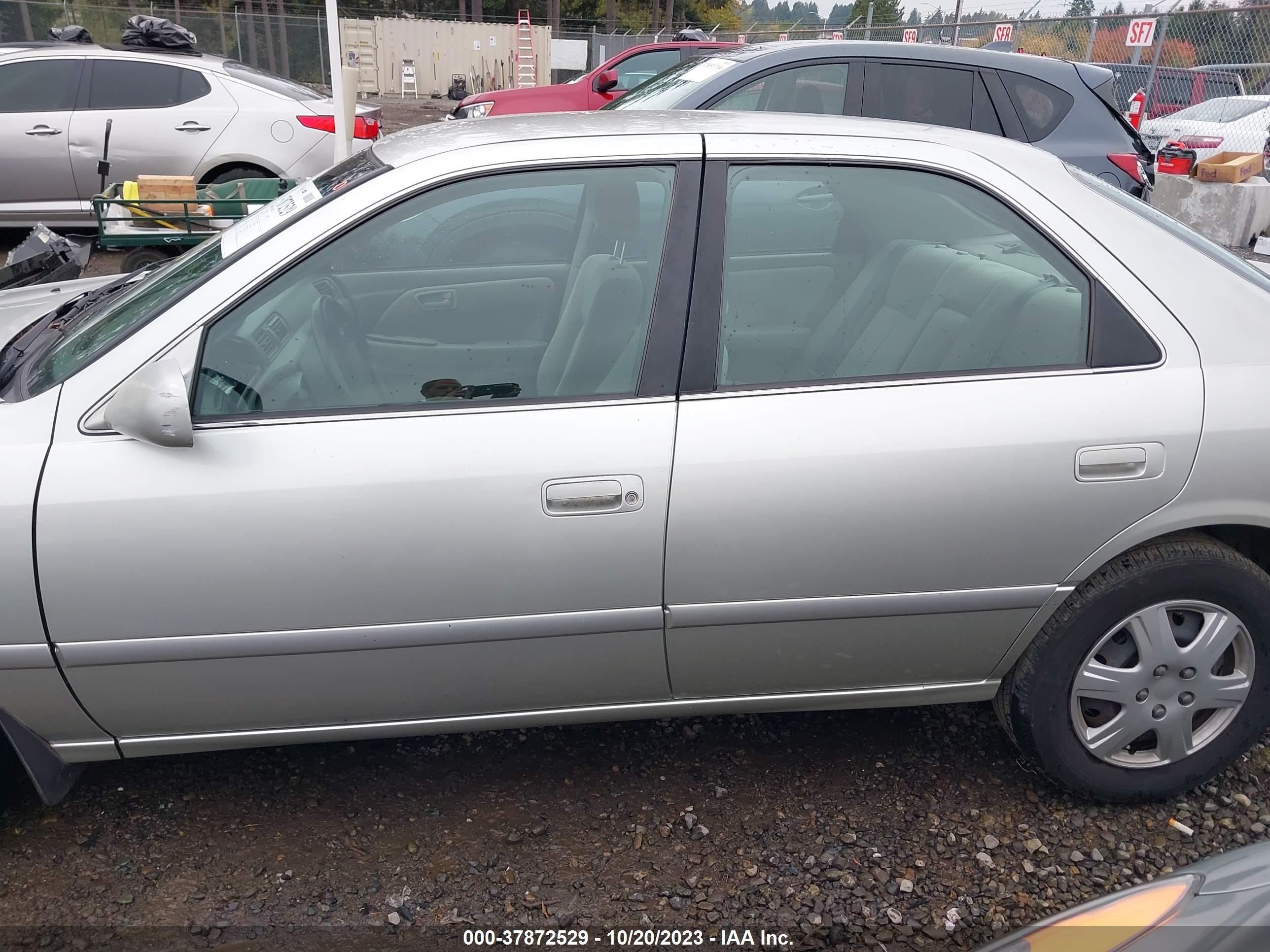 Photo 12 VIN: JT2BG22K1Y0529539 - TOYOTA CAMRY 