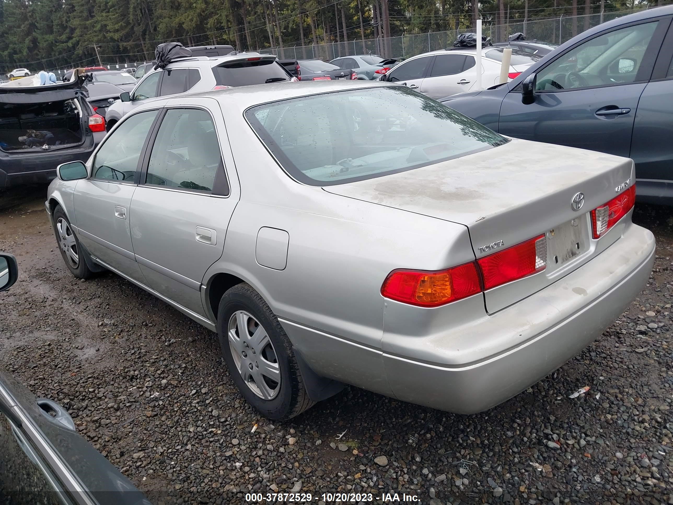 Photo 2 VIN: JT2BG22K1Y0529539 - TOYOTA CAMRY 