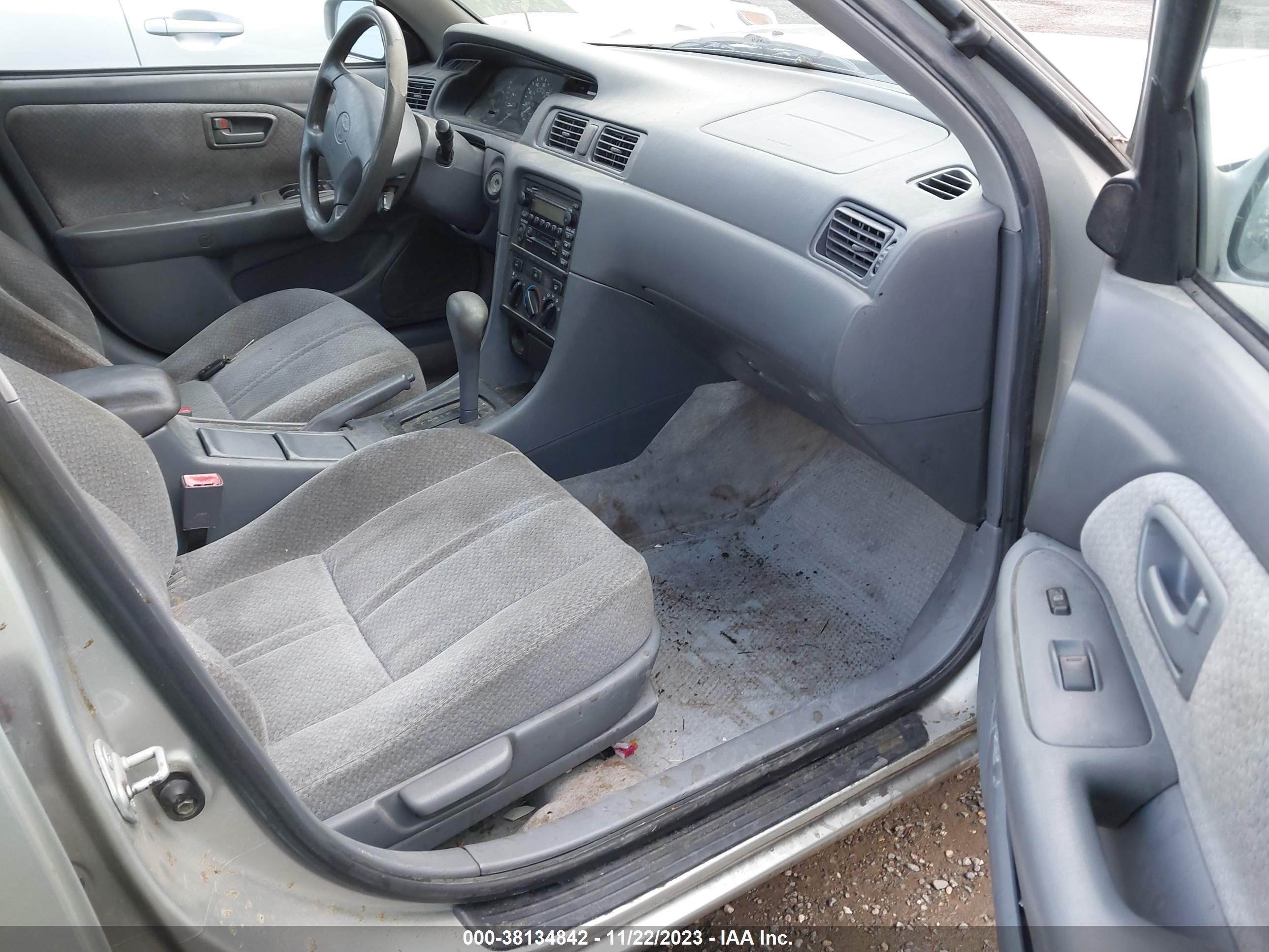 Photo 4 VIN: JT2BG22K210568338 - TOYOTA CAMRY 