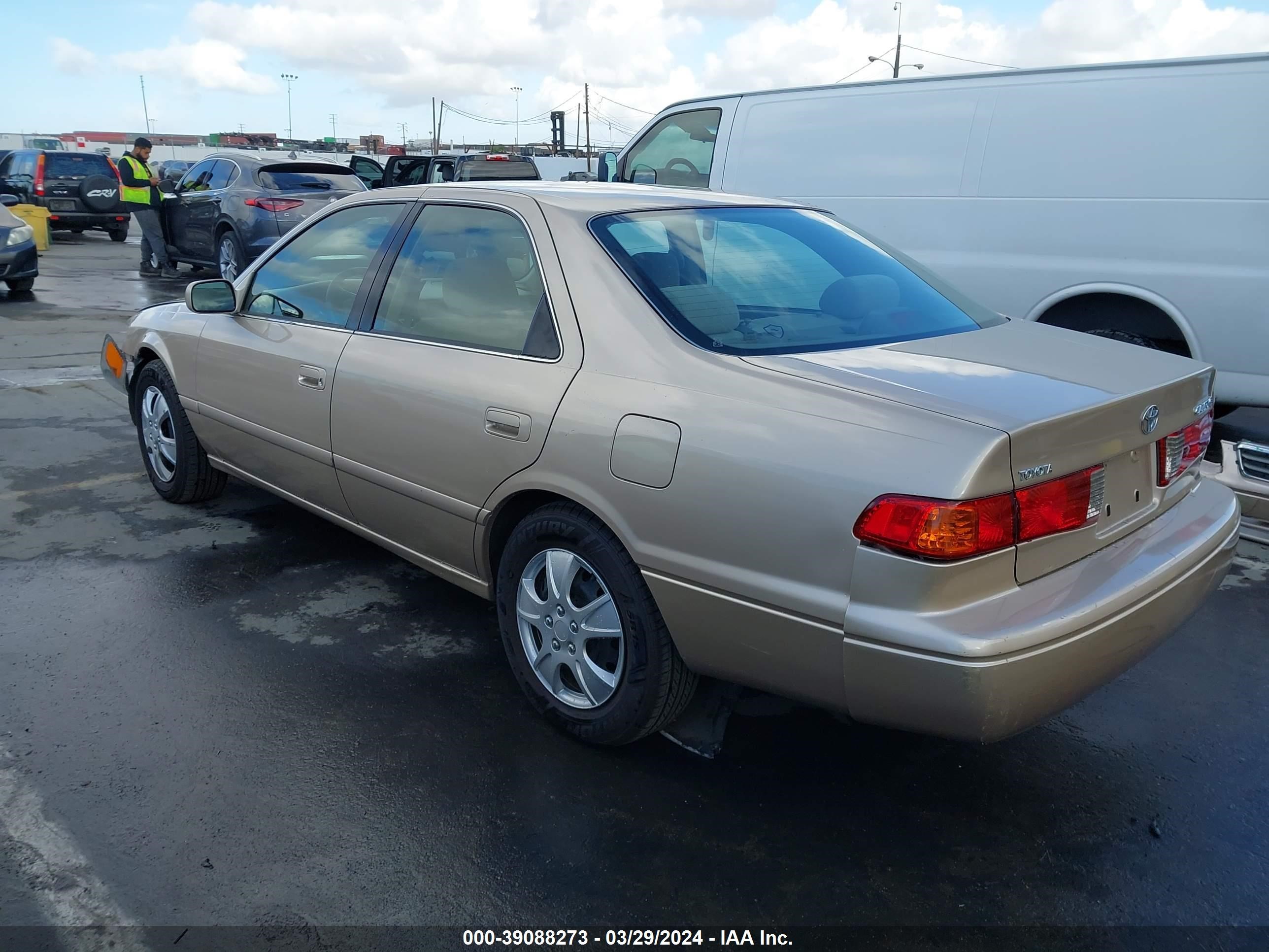 Photo 2 VIN: JT2BG22K210569005 - TOYOTA CAMRY 