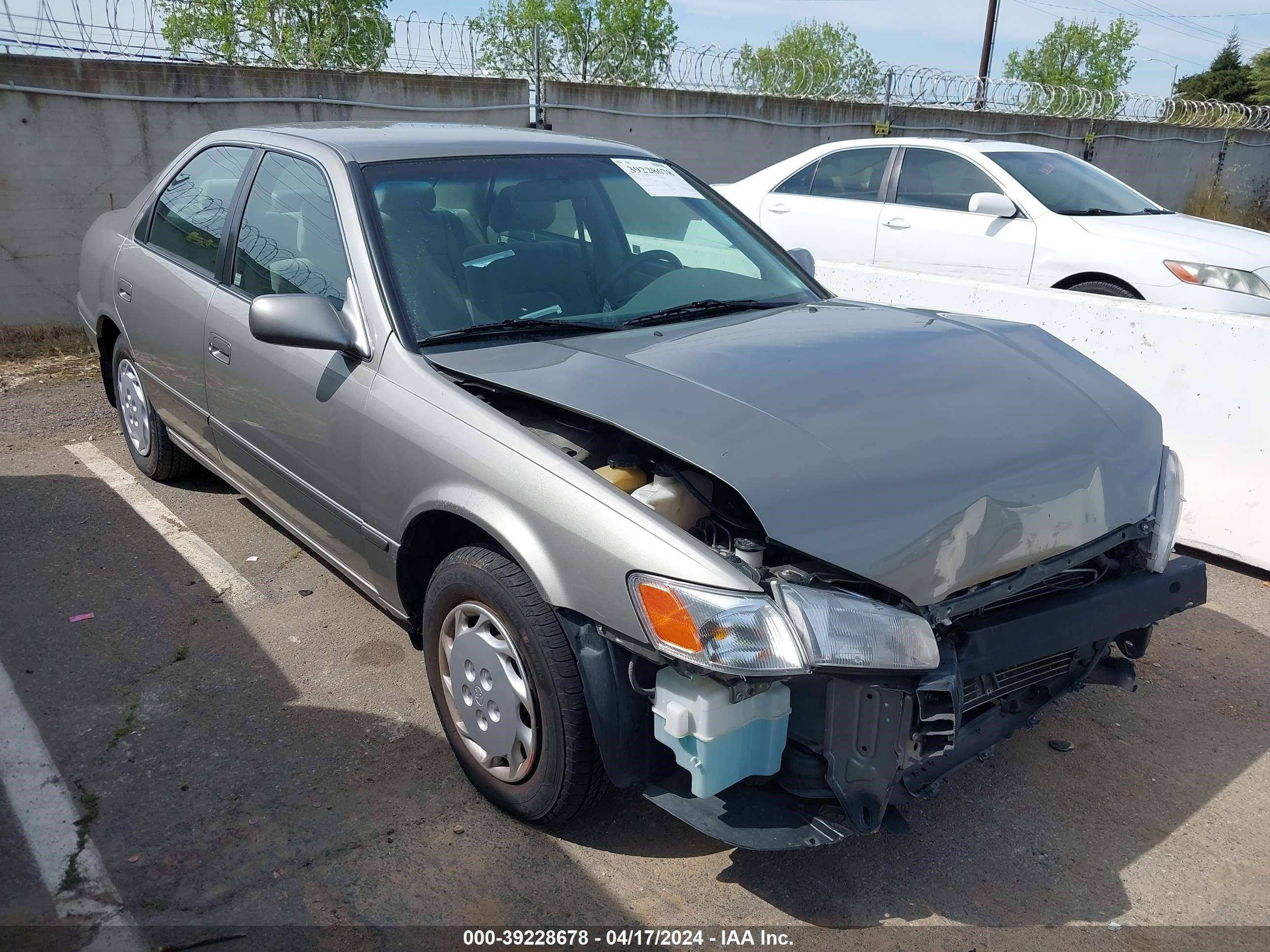 Photo 0 VIN: JT2BG22K2W0201334 - TOYOTA CAMRY 