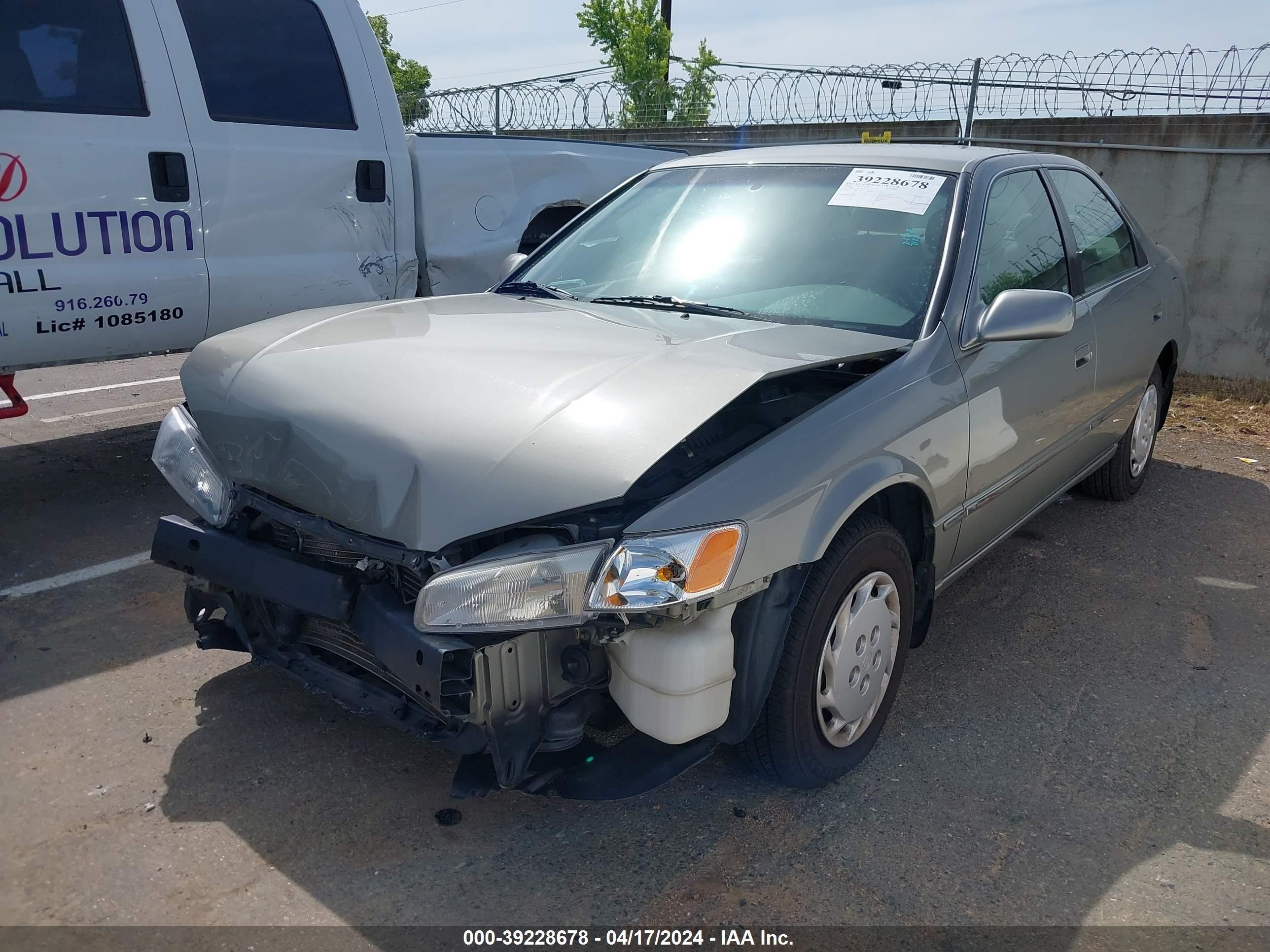 Photo 1 VIN: JT2BG22K2W0201334 - TOYOTA CAMRY 