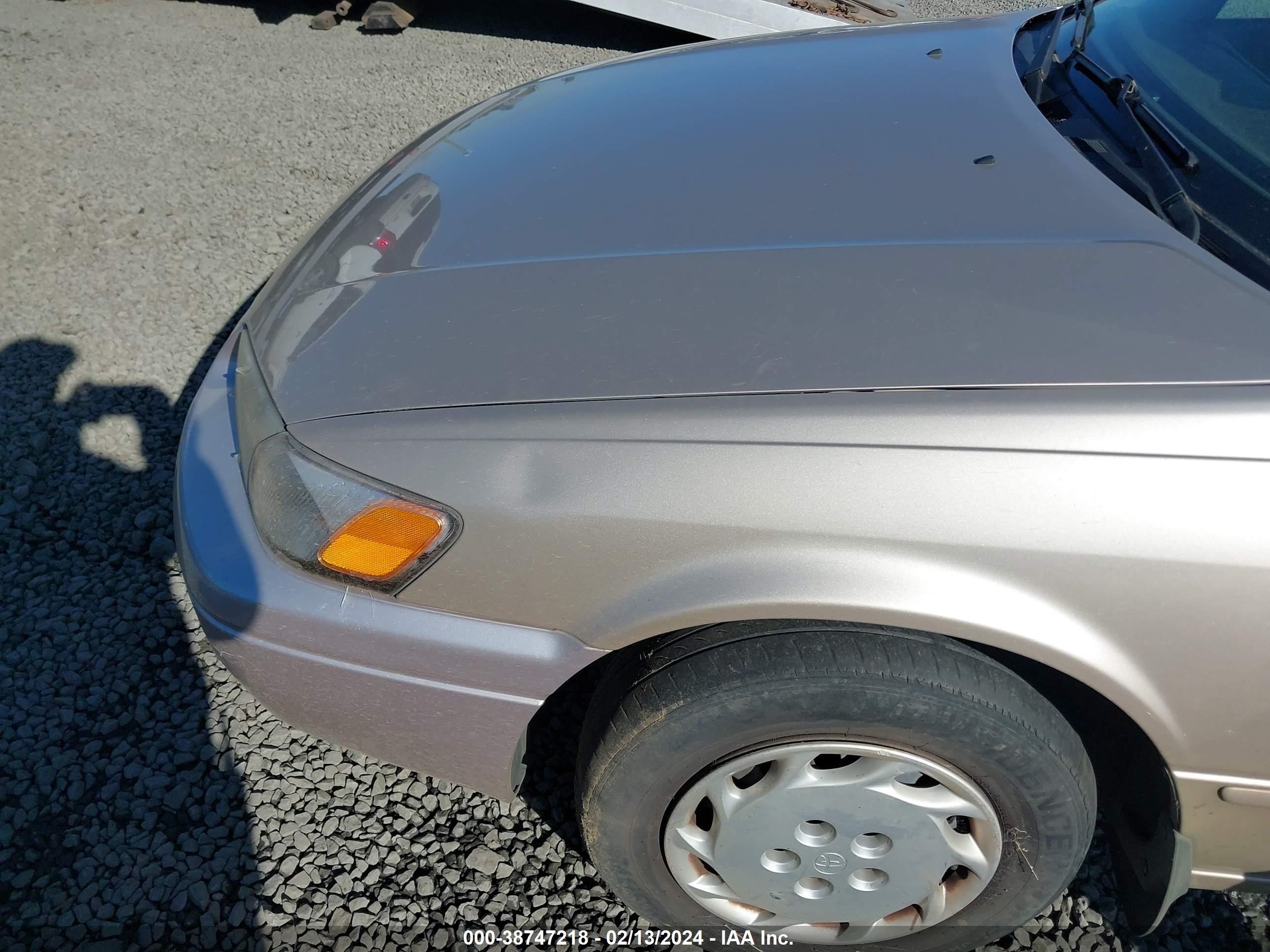 Photo 5 VIN: JT2BG22K2W0243406 - TOYOTA CAMRY 