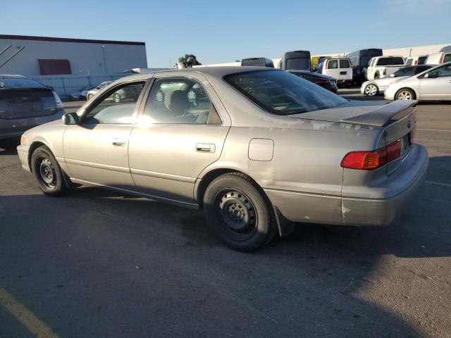 Photo 1 VIN: JT2BG22K2Y0395916 - TOYOTA CAMRY CE 