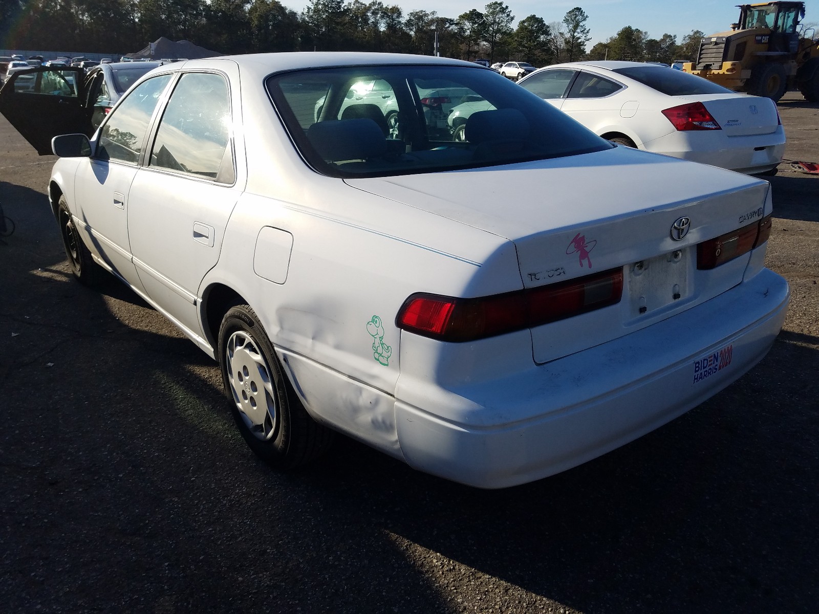 Photo 2 VIN: JT2BG22K3W0224671 - TOYOTA CAMRY CE 