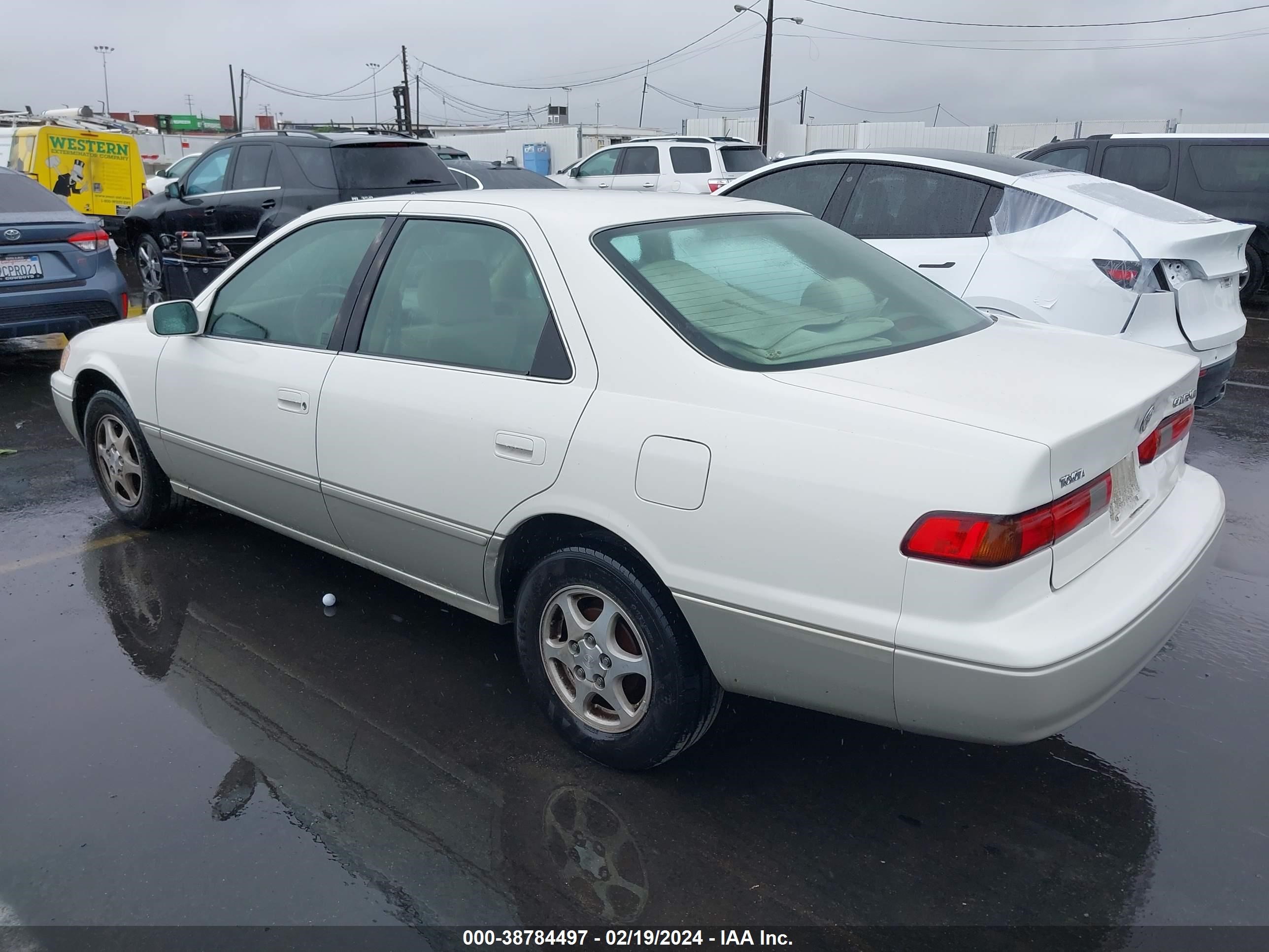 Photo 2 VIN: JT2BG22K4X0343539 - TOYOTA CAMRY 