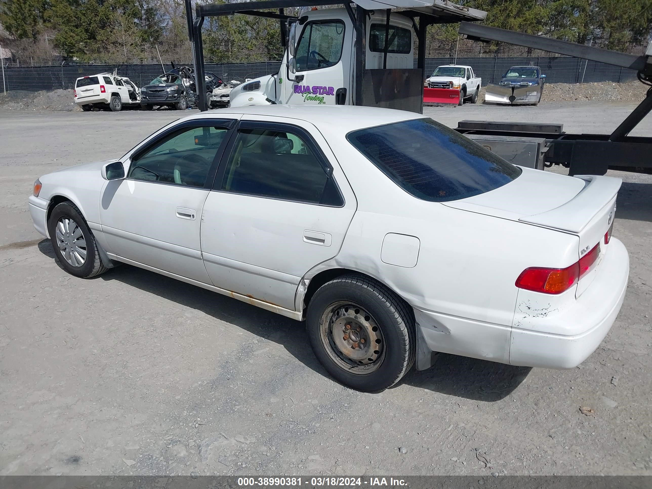 Photo 2 VIN: JT2BG22K4Y0519958 - TOYOTA CAMRY 