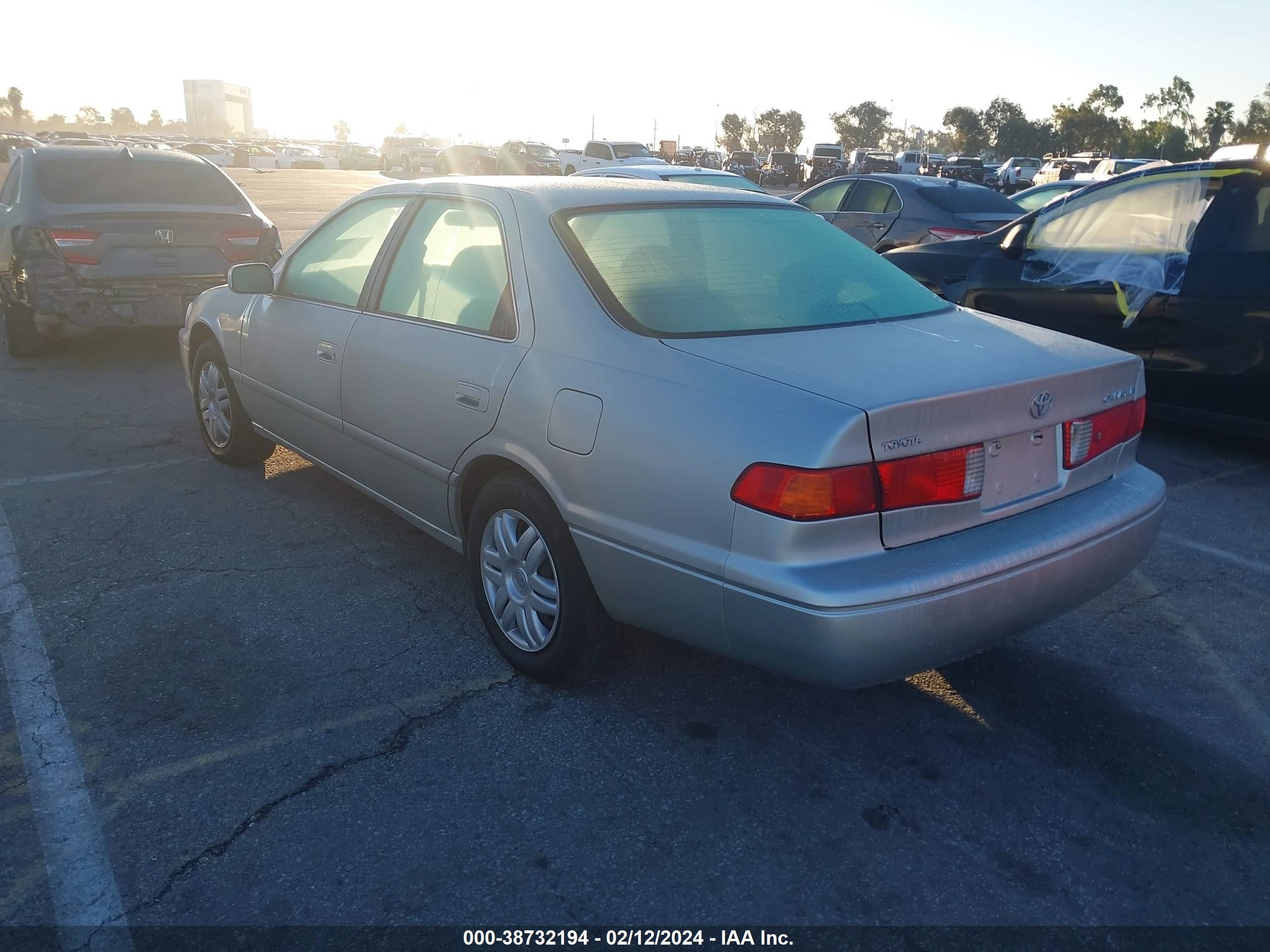 Photo 2 VIN: JT2BG22K510606726 - TOYOTA CAMRY 