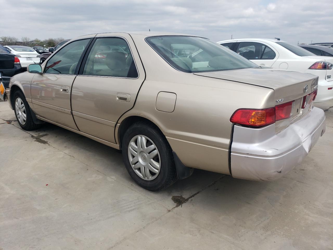 Photo 1 VIN: JT2BG22K5Y0400543 - TOYOTA CAMRY 