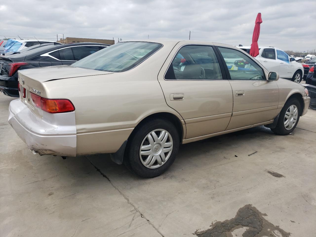 Photo 2 VIN: JT2BG22K5Y0400543 - TOYOTA CAMRY 