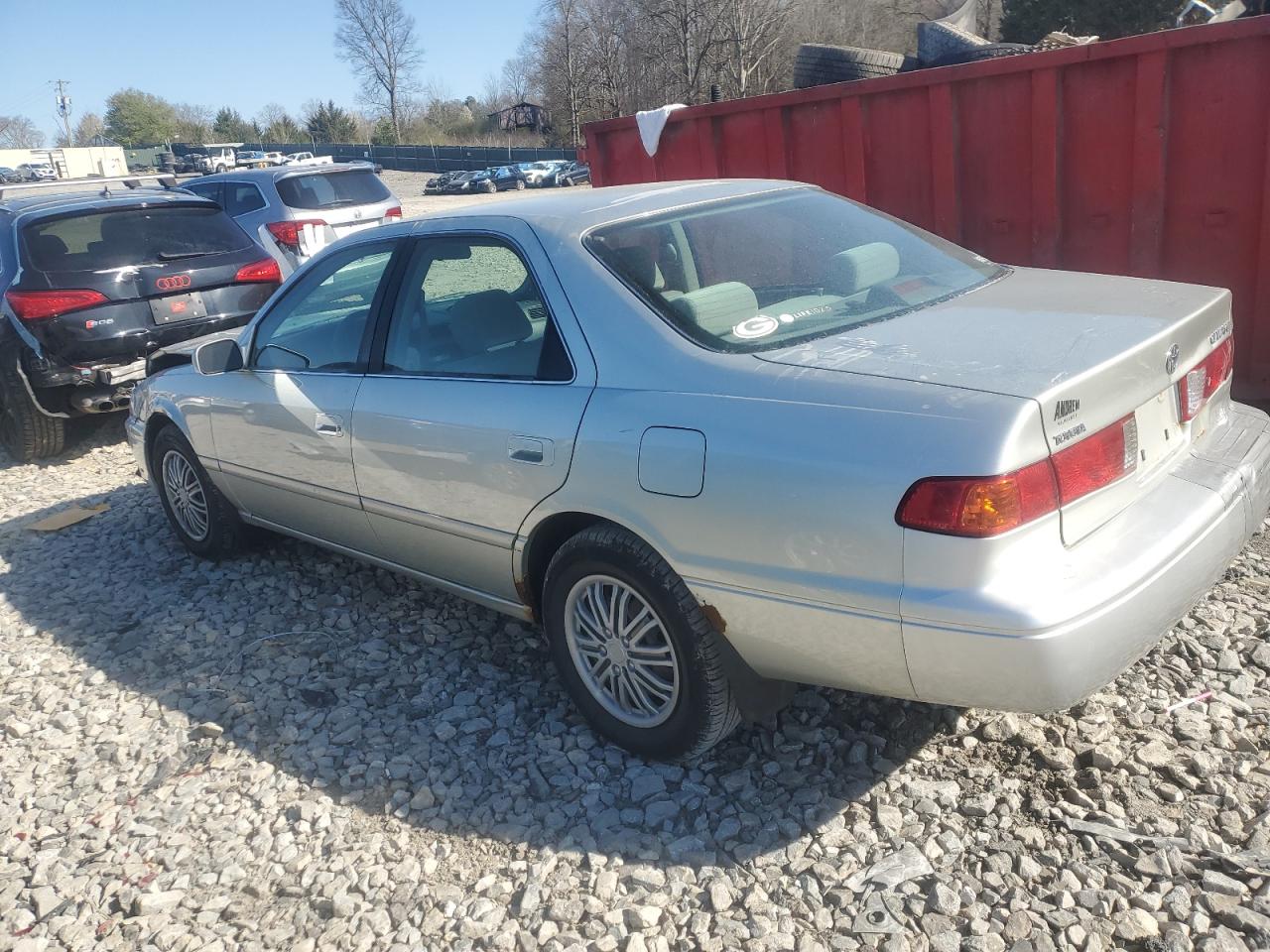 Photo 1 VIN: JT2BG22K5Y0529852 - TOYOTA CAMRY 