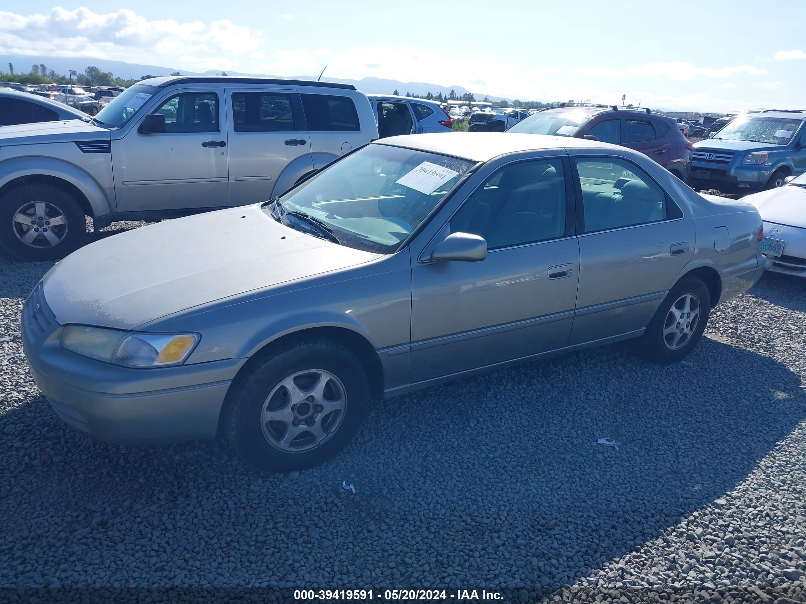 Photo 1 VIN: JT2BG22K6V0093279 - TOYOTA CAMRY 