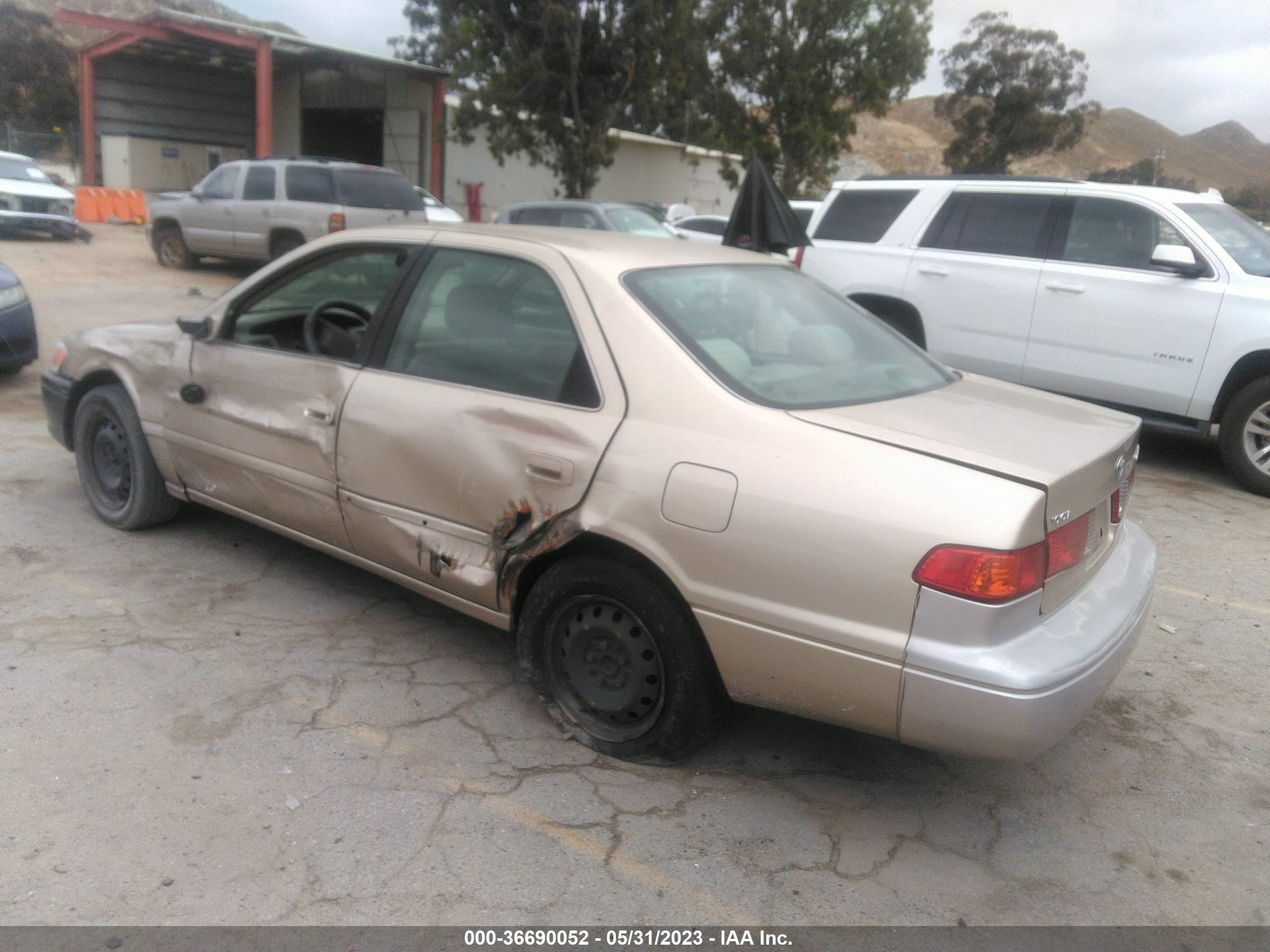 Photo 2 VIN: JT2BG22K710542561 - TOYOTA CAMRY 