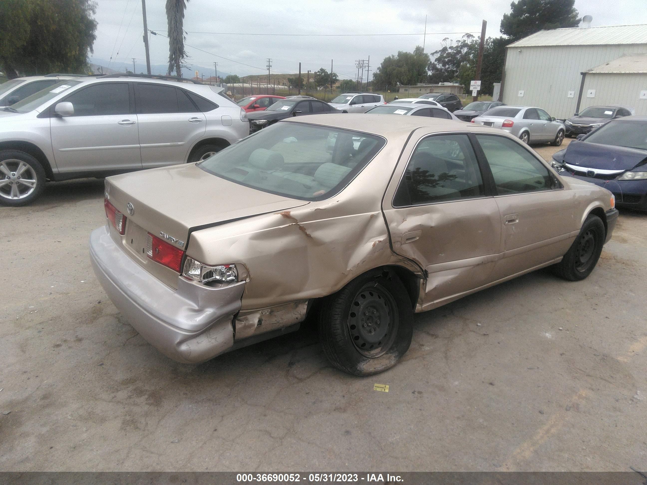 Photo 3 VIN: JT2BG22K710542561 - TOYOTA CAMRY 