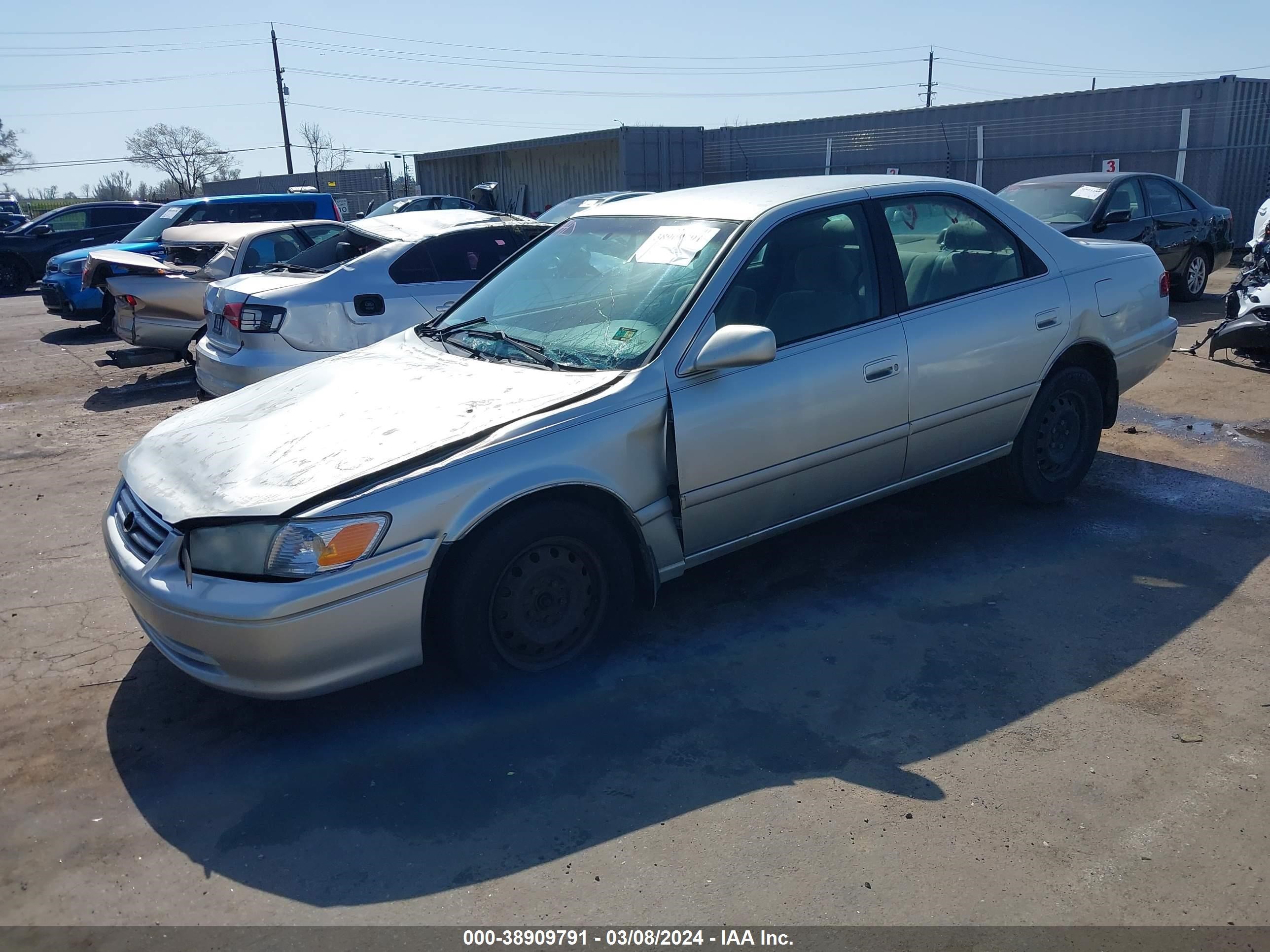 Photo 1 VIN: JT2BG22K7Y0499219 - TOYOTA CAMRY 