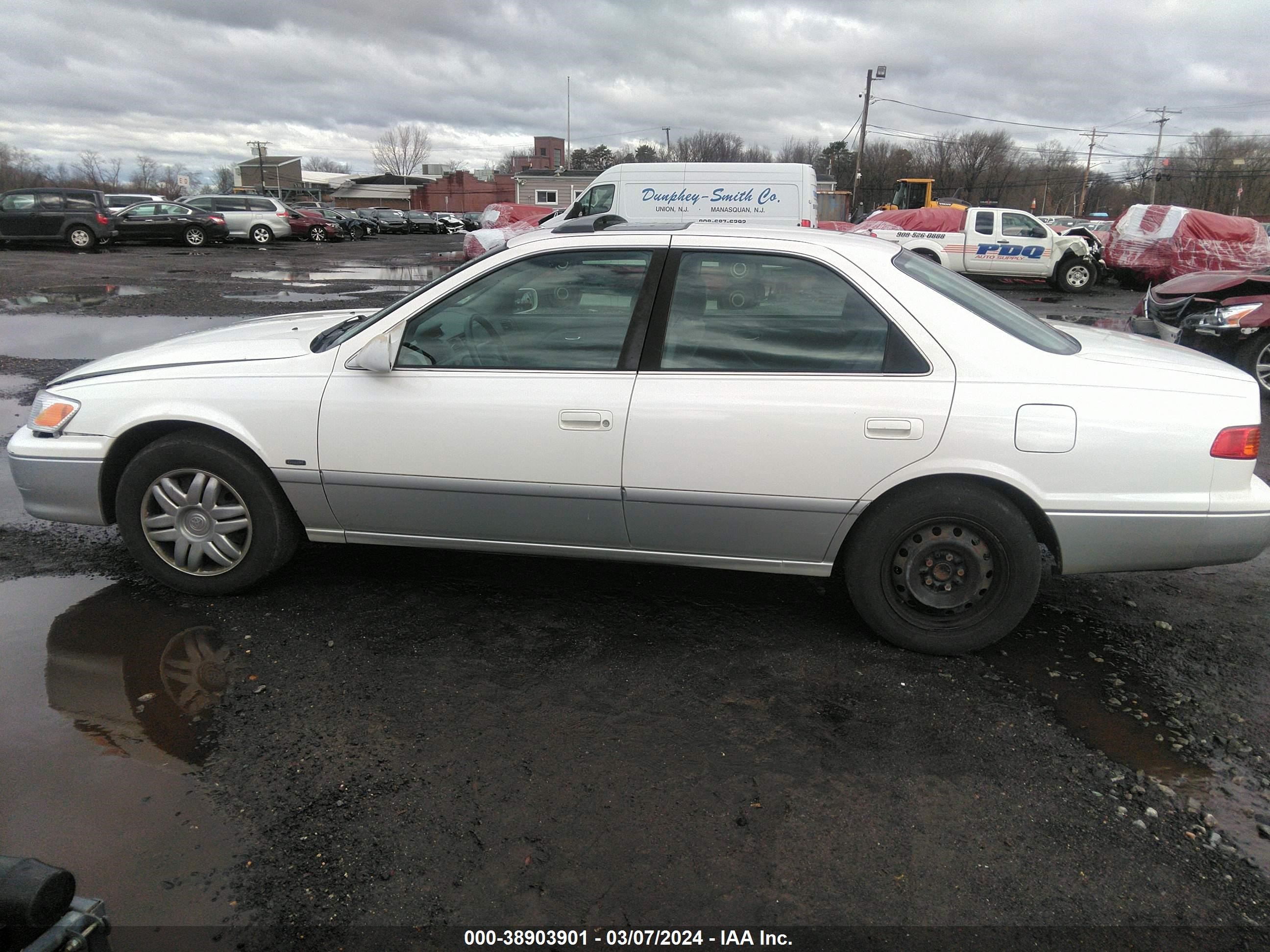 Photo 13 VIN: JT2BG22K810580901 - TOYOTA CAMRY 