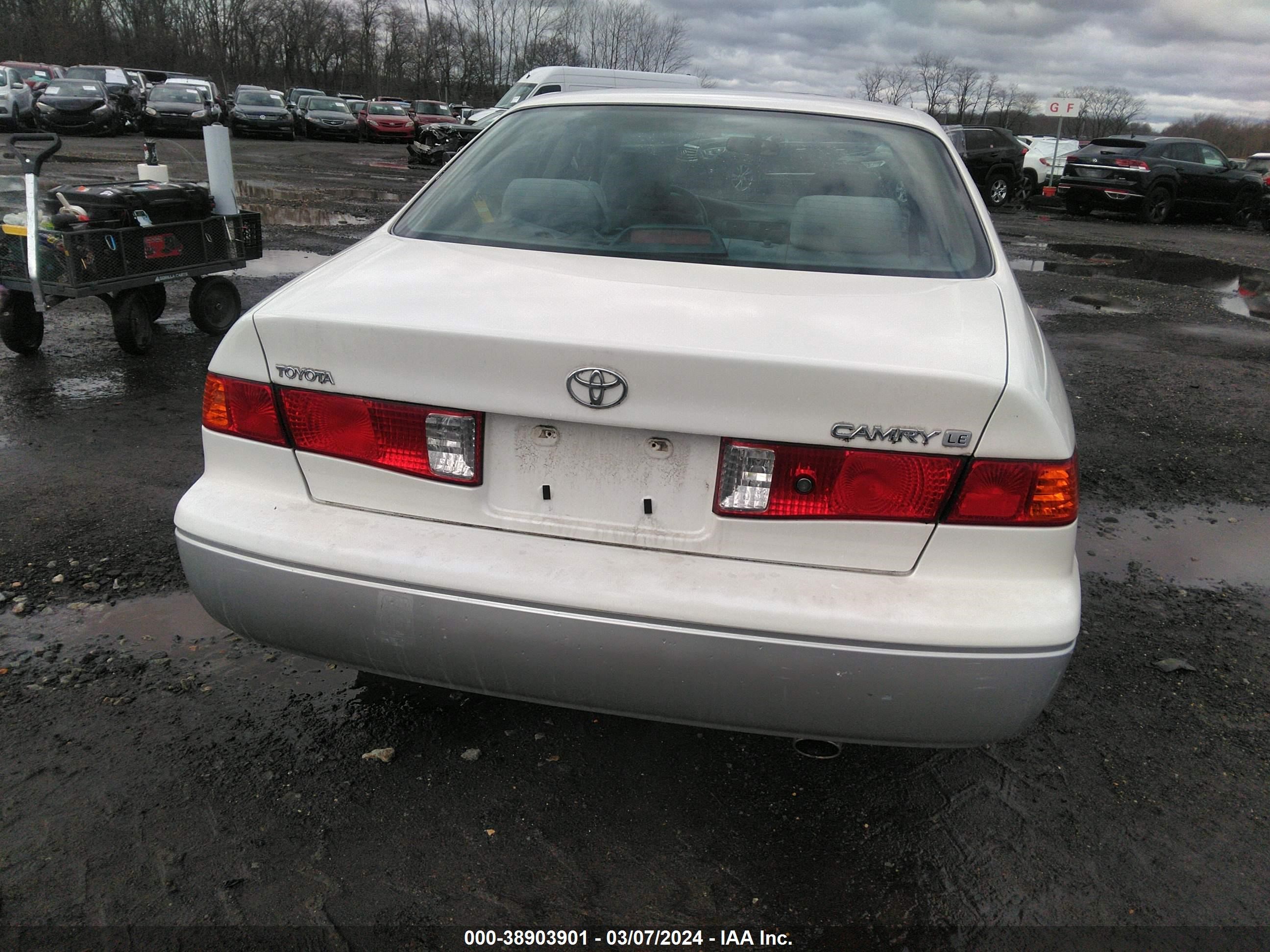 Photo 15 VIN: JT2BG22K810580901 - TOYOTA CAMRY 