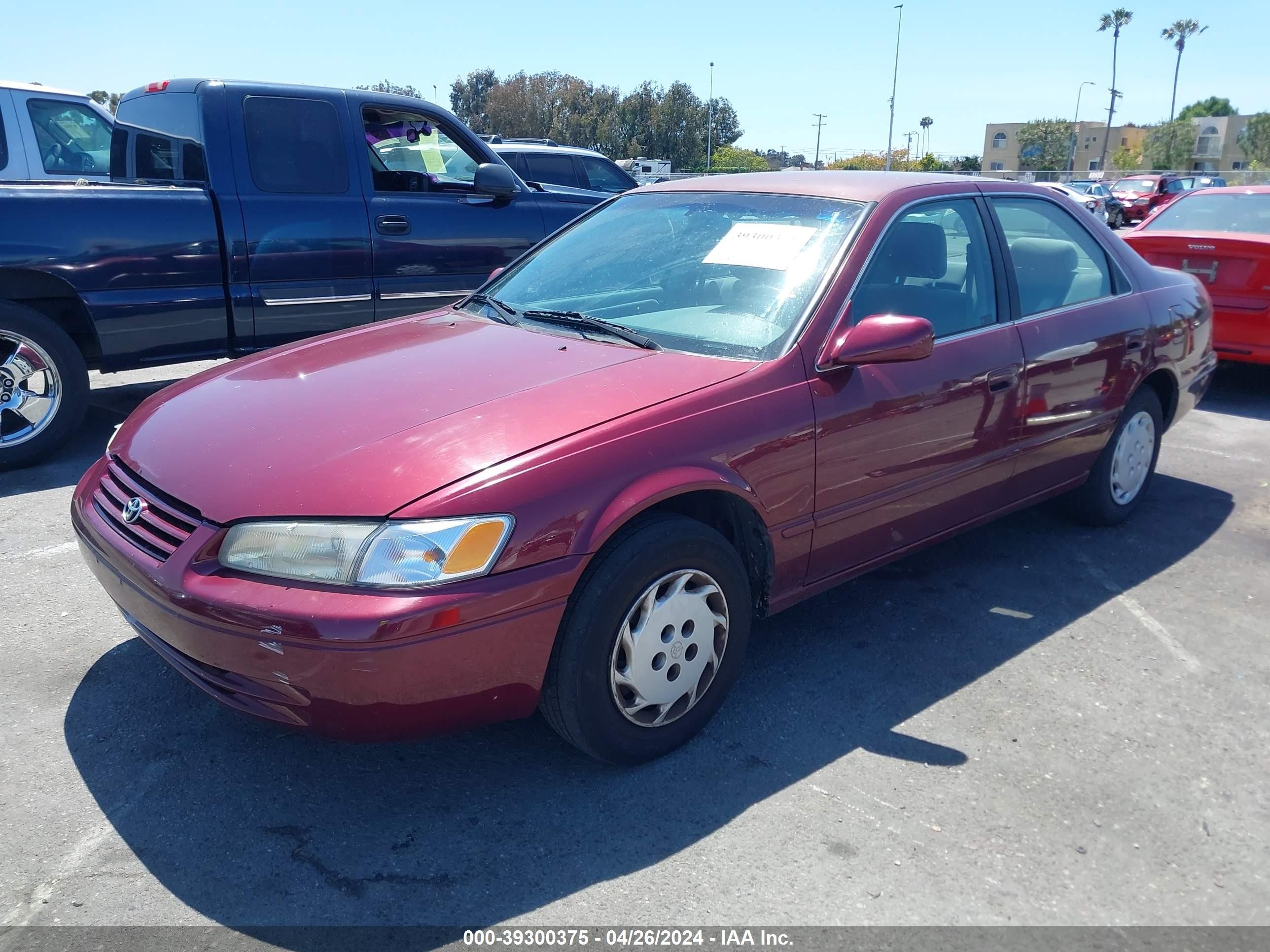 Photo 1 VIN: JT2BG22K8W0170770 - TOYOTA CAMRY 