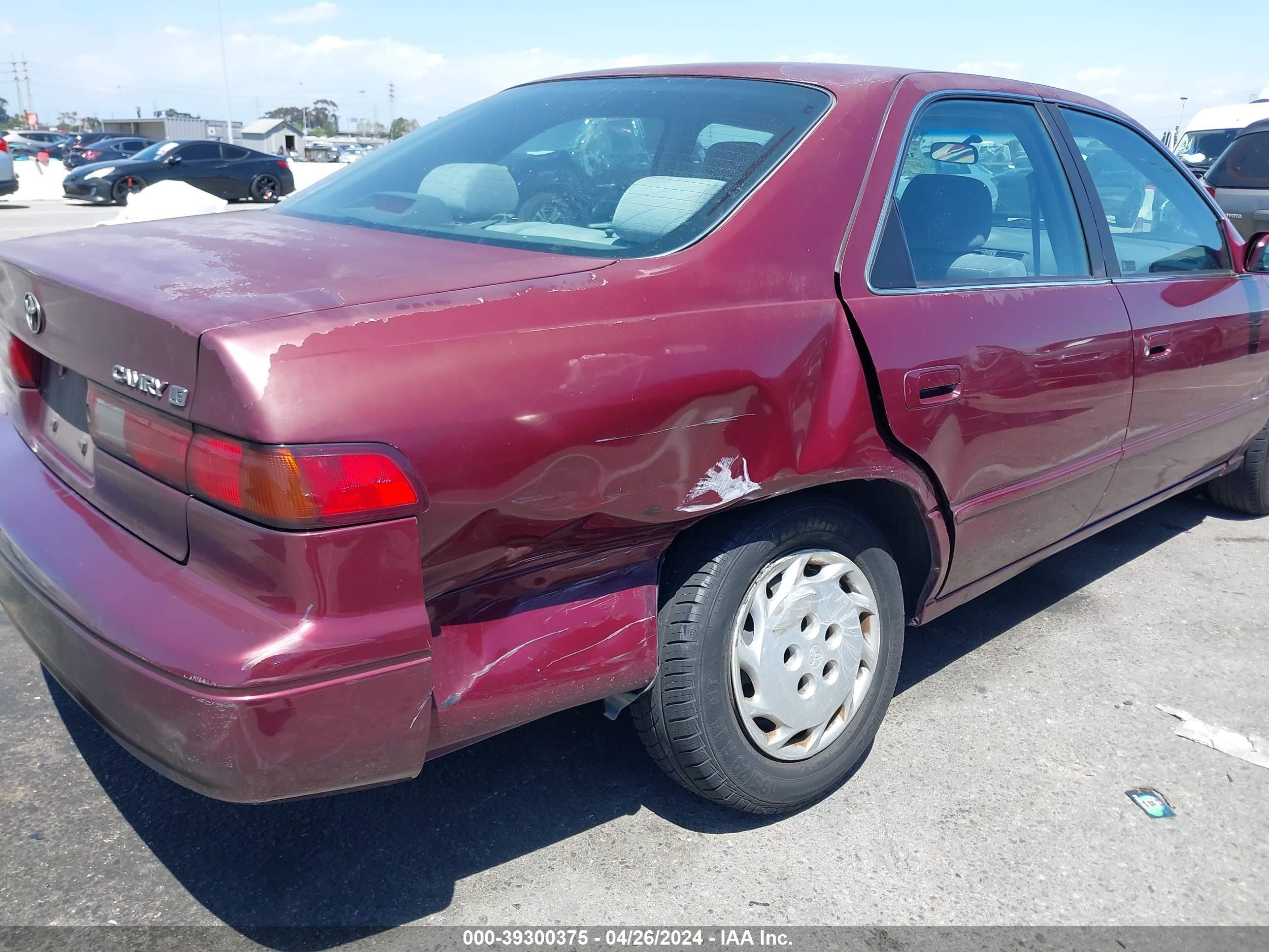 Photo 5 VIN: JT2BG22K8W0170770 - TOYOTA CAMRY 