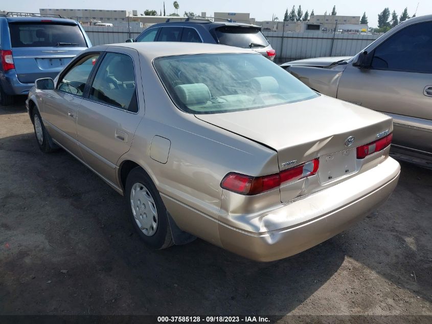 Photo 2 VIN: JT2BG22K8W0220888 - TOYOTA CAMRY 