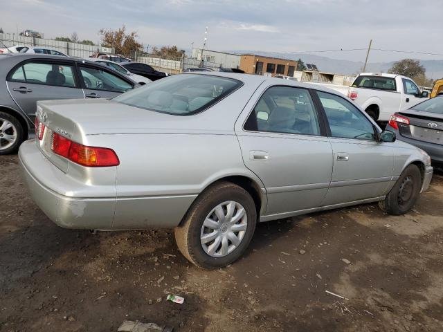 Photo 2 VIN: JT2BG22K8Y0427588 - TOYOTA CAMRY CE 