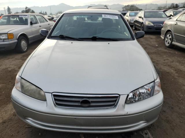 Photo 4 VIN: JT2BG22K8Y0427588 - TOYOTA CAMRY CE 