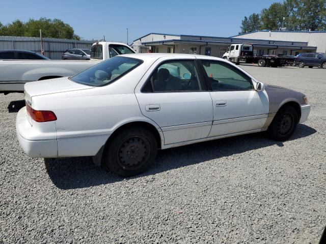 Photo 2 VIN: JT2BG22K8Y0448523 - TOYOTA CAMRY CE 