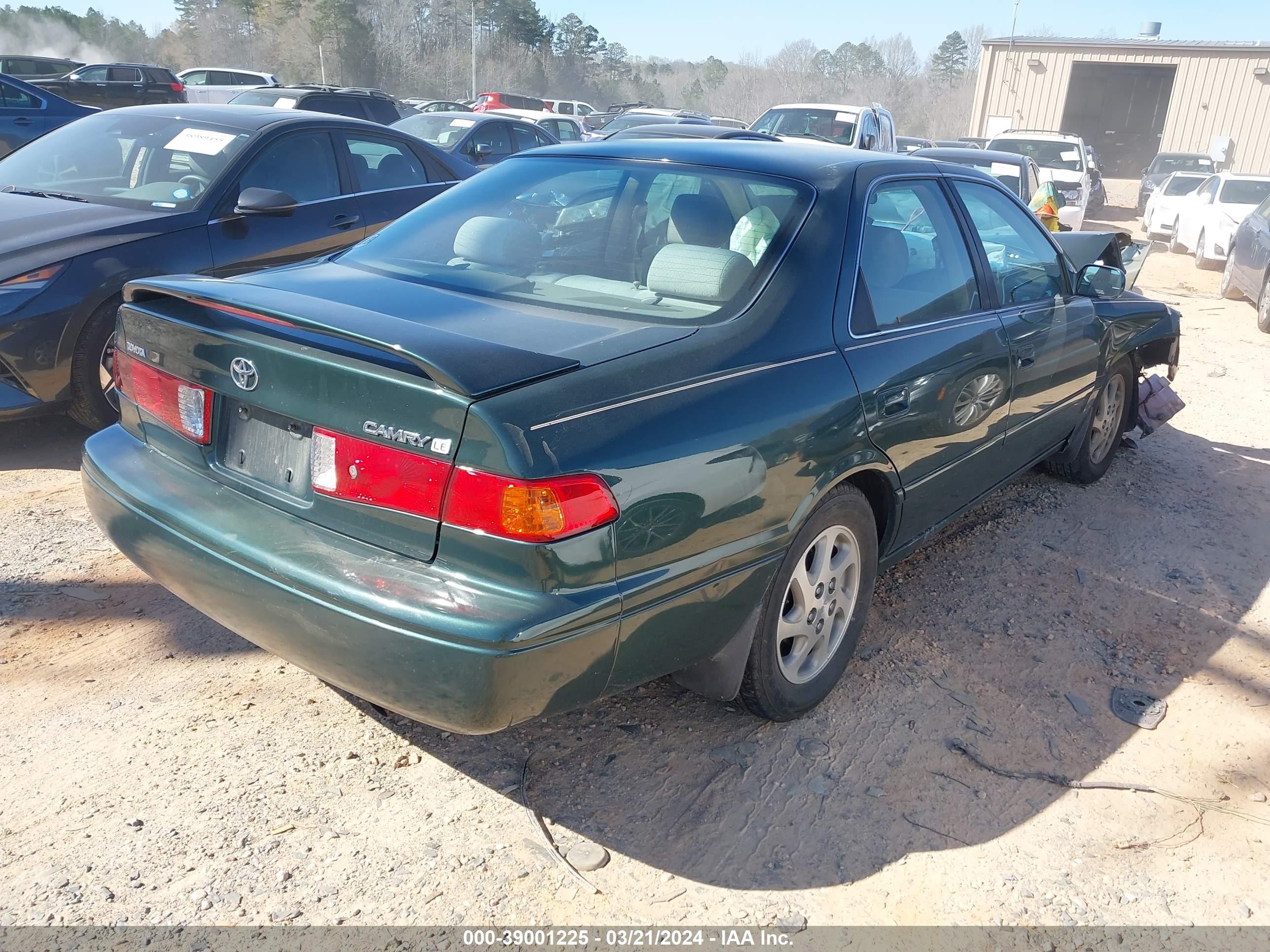 Photo 3 VIN: JT2BG22K8Y0475639 - TOYOTA CAMRY 