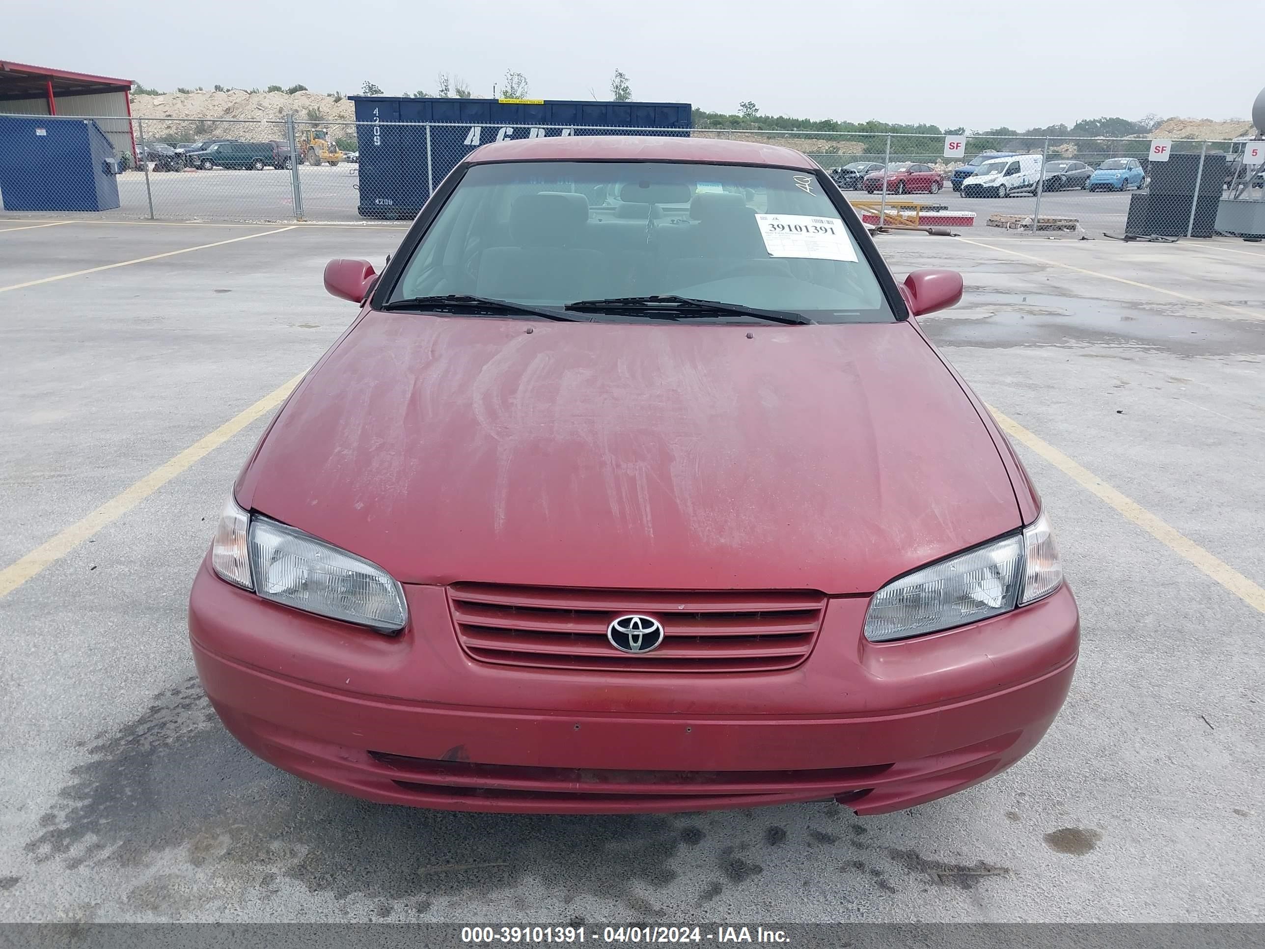 Photo 12 VIN: JT2BG22K9V0020004 - TOYOTA CAMRY 